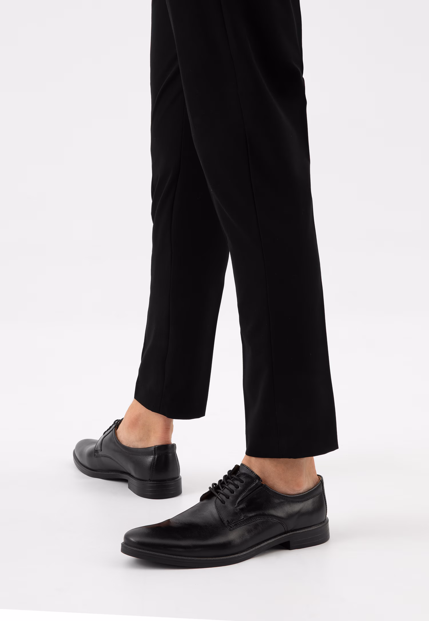 Czarne eleganckie półbuty męskie sznurowane