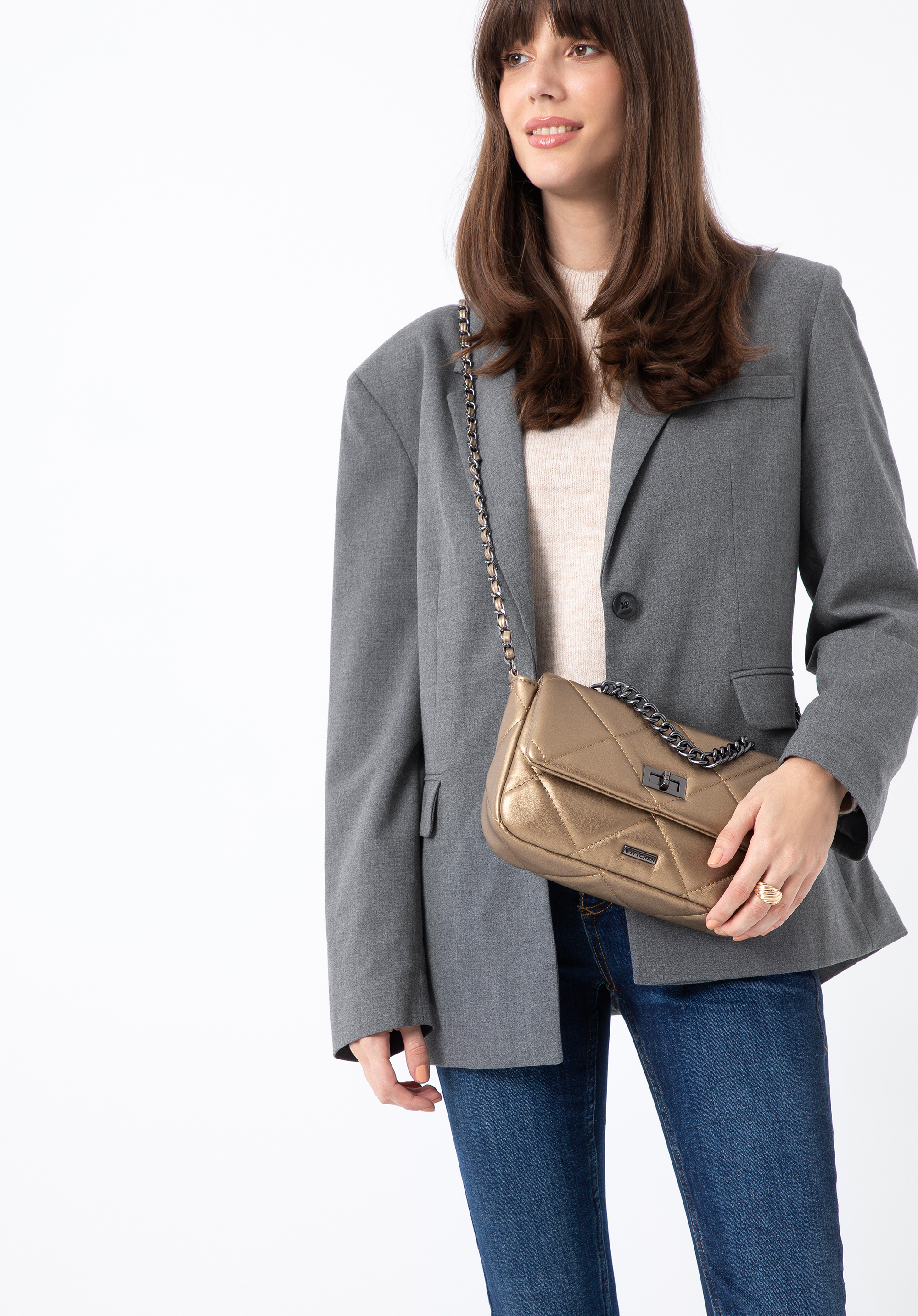 Damska torebka pikowana w kwadraty na łańcuszku mała