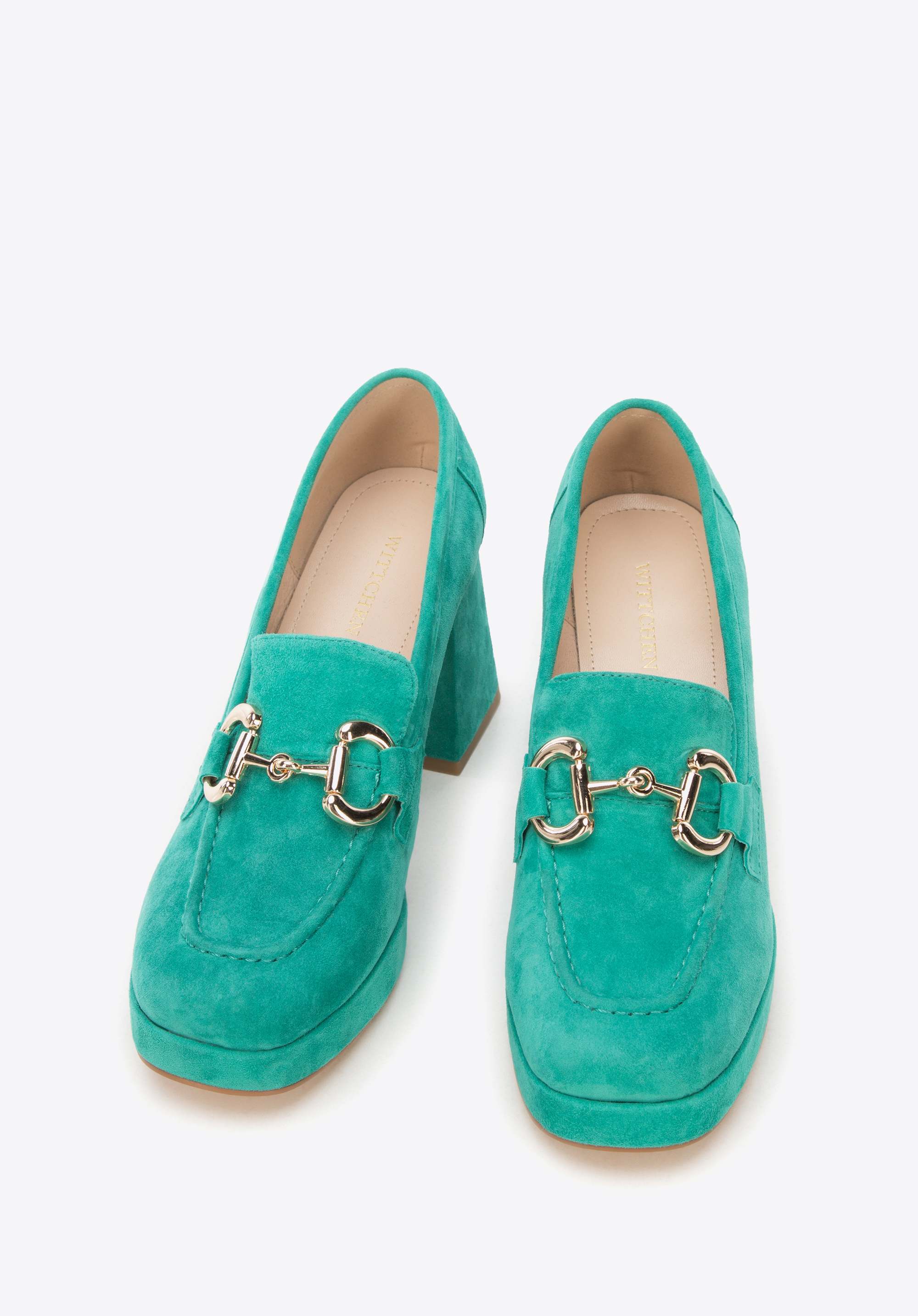 Czółenka zamszowe z klamerką na platformie