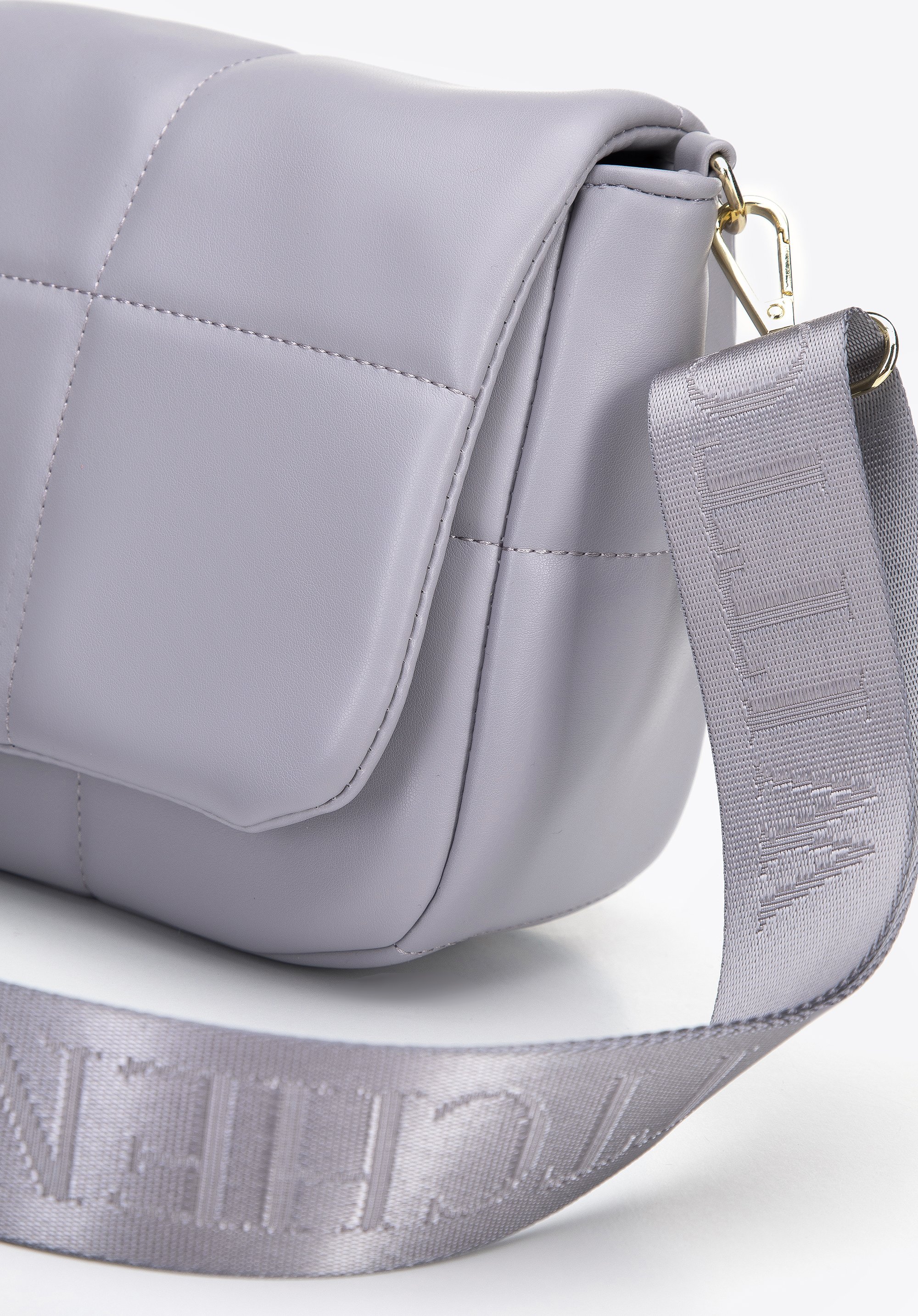 Damska listonoszka z miękkiej pikowanej ekoskóry