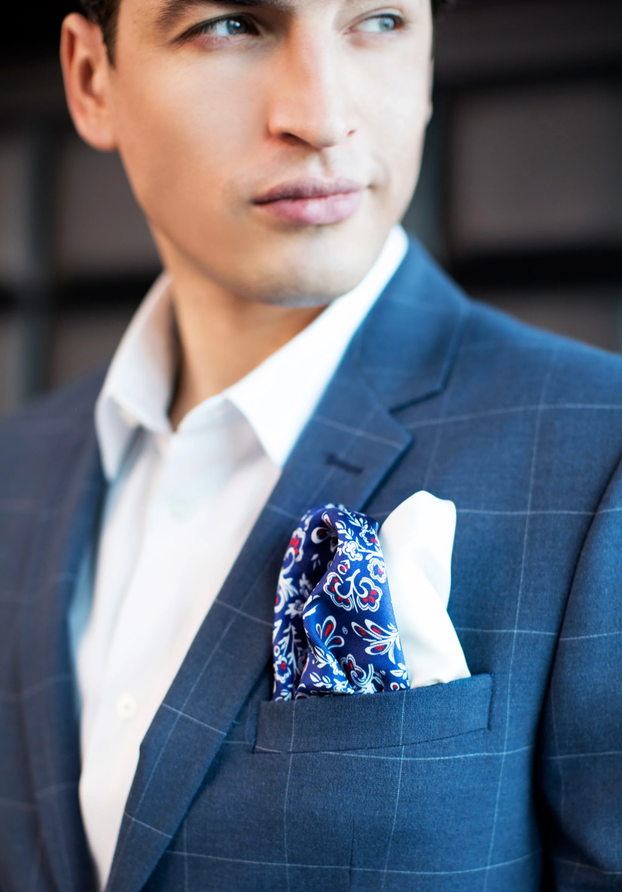 Poszetka jedwabna we wzory