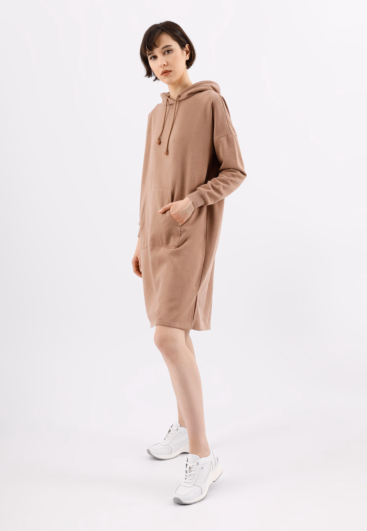 Białe sneakersy damskie na podwyższonej podeszwie