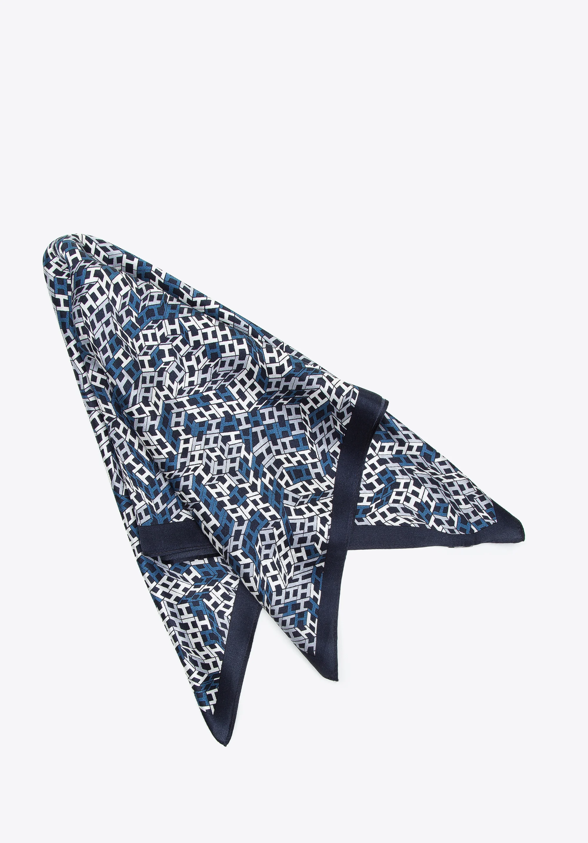 Damska apaszka jedwabna we wzory