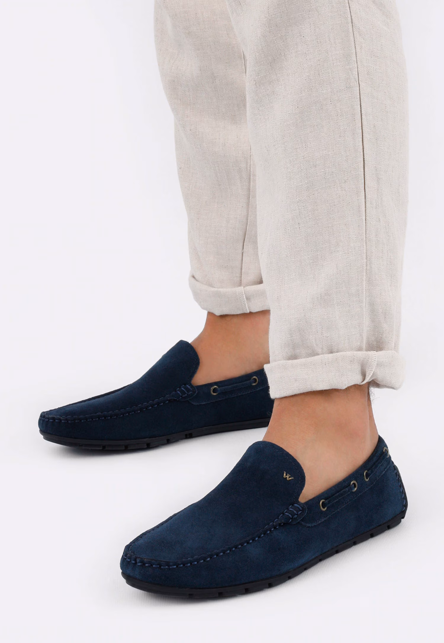 Niebieskie półbuty typu mokasyny z dwoiny welurowej