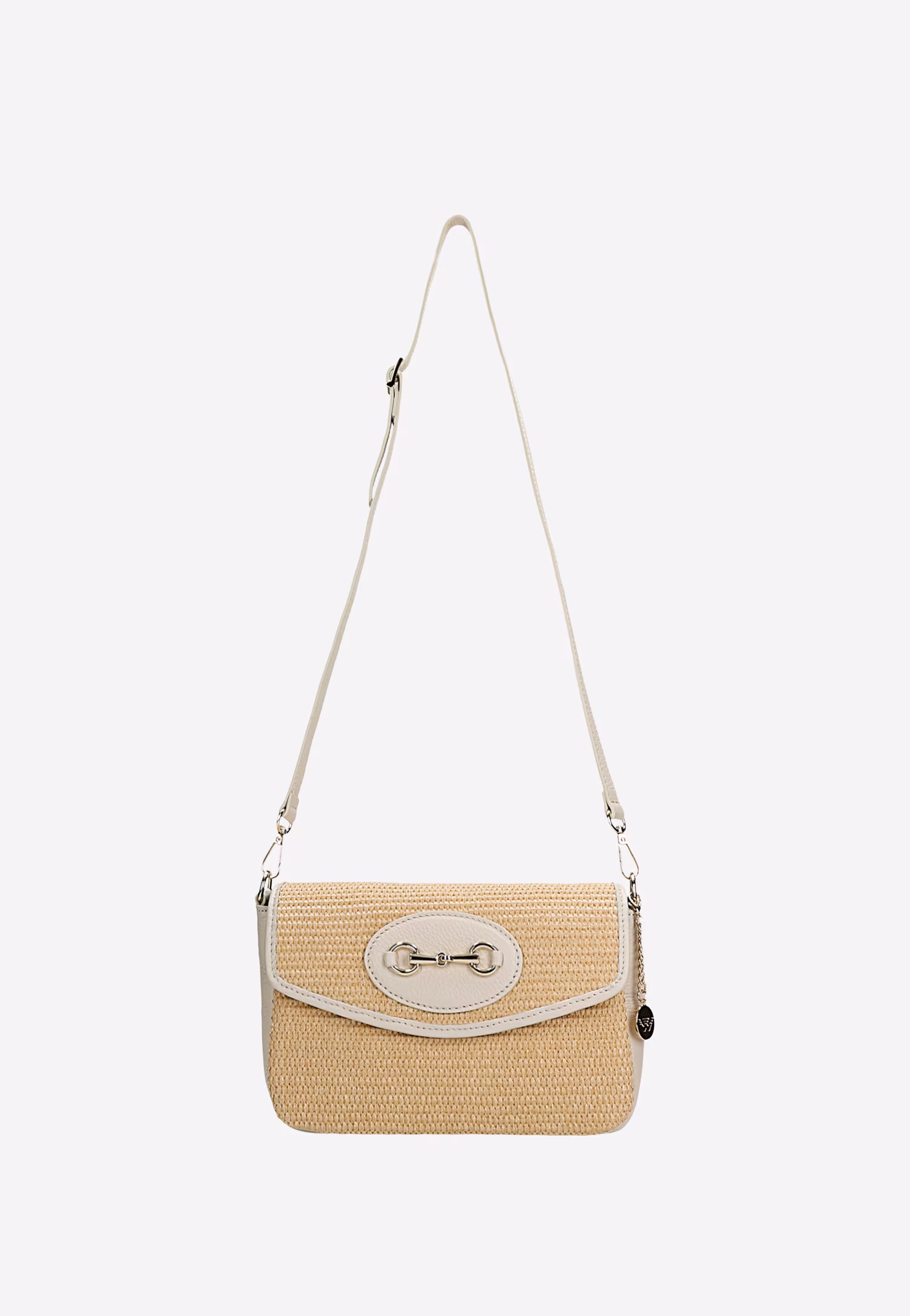 Mała beżowa torebka na lato ze skóry licowej i rafii