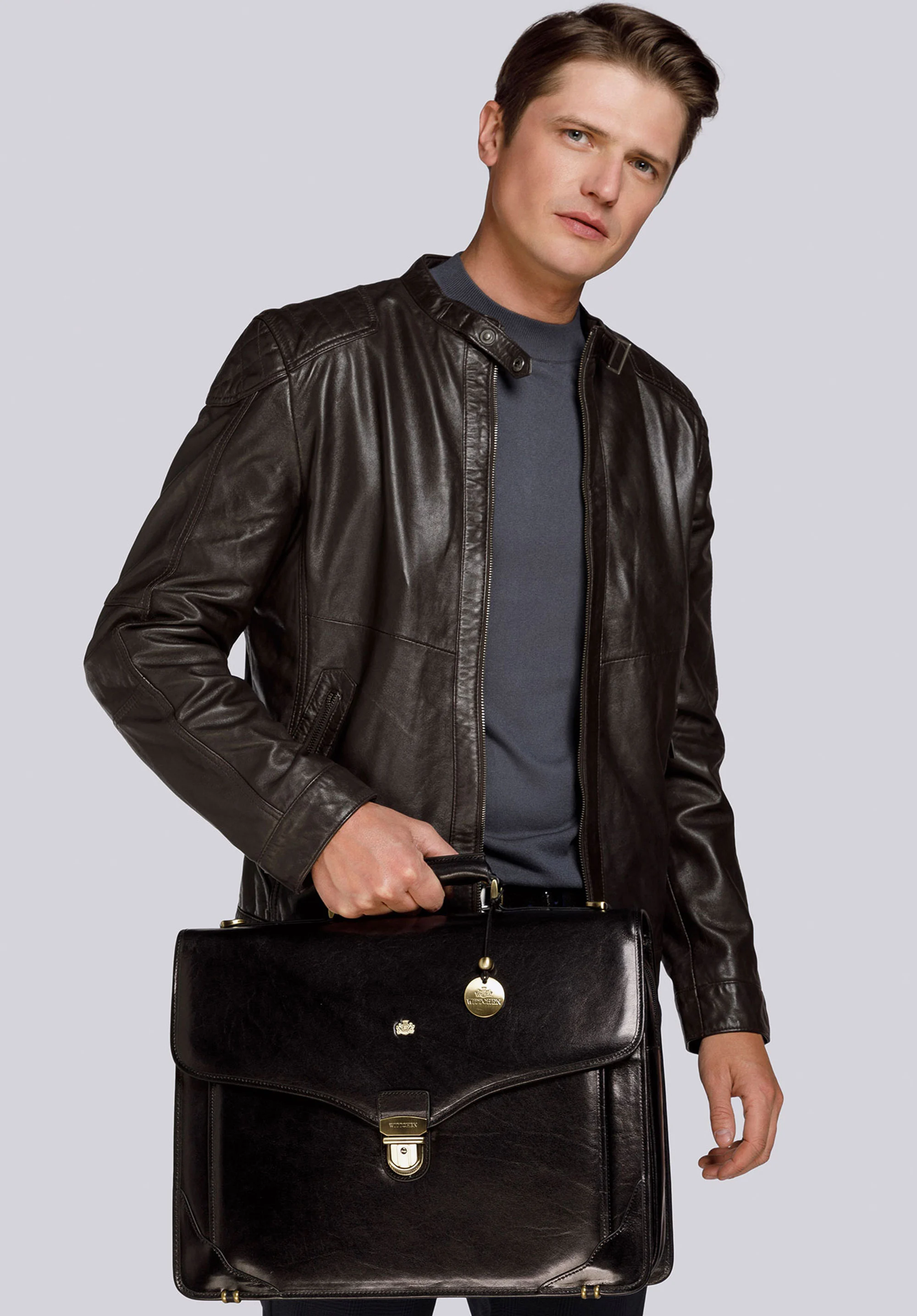 Teczka skórzana o wzmocnionych brzegach