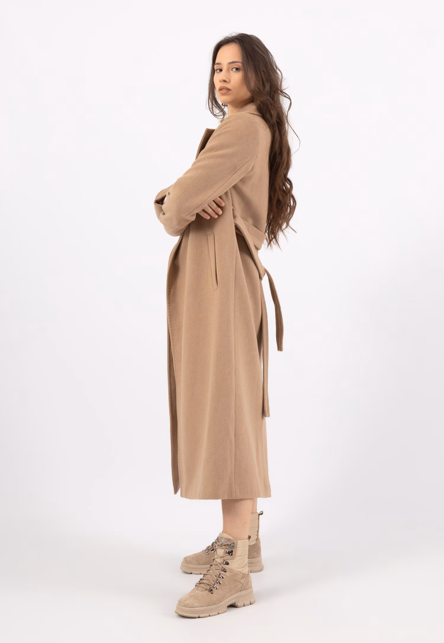 RELAKS czarny gładki płaszcz damski