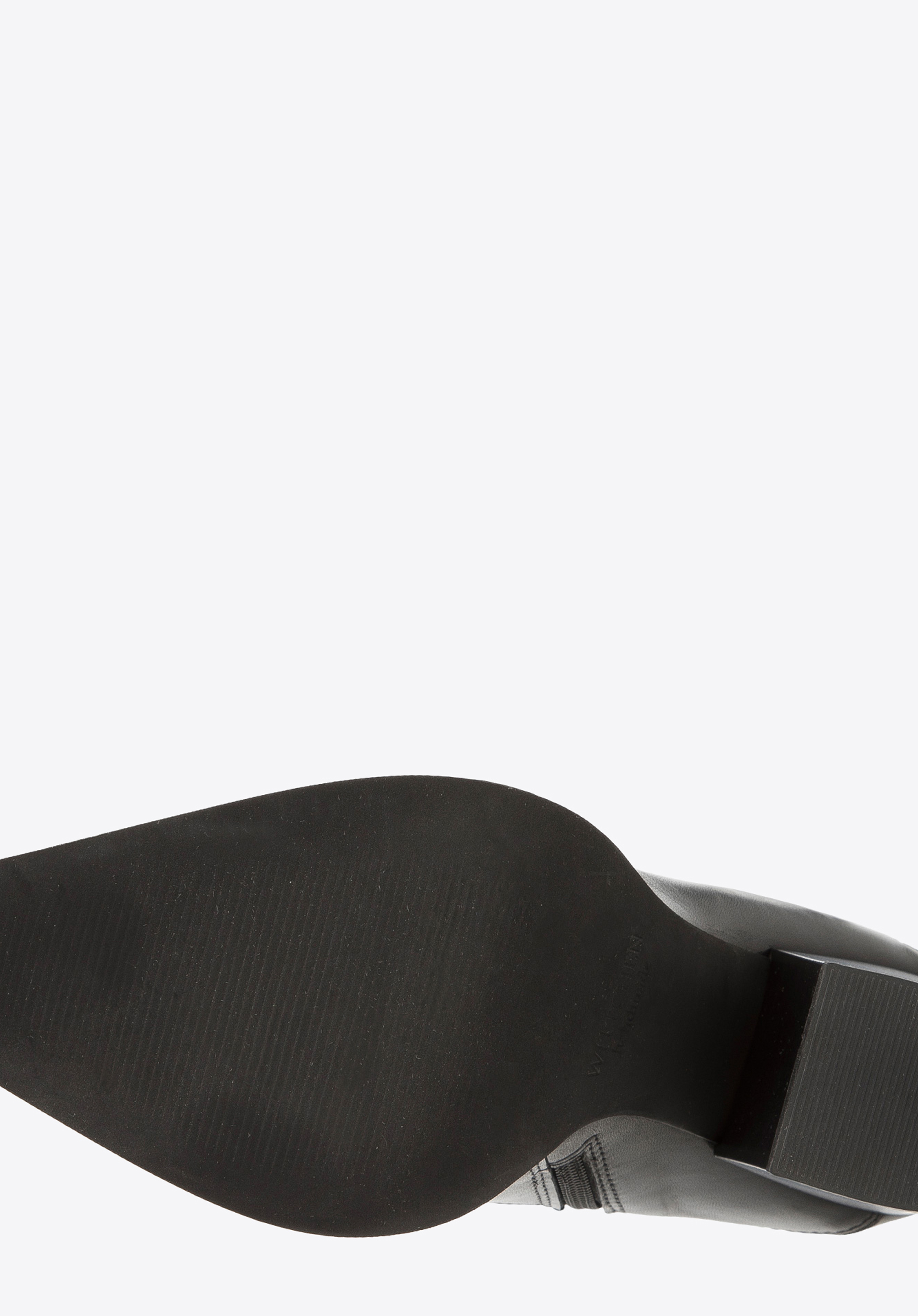 Kowbojki skórzane krótkie z kanciastym noskiem