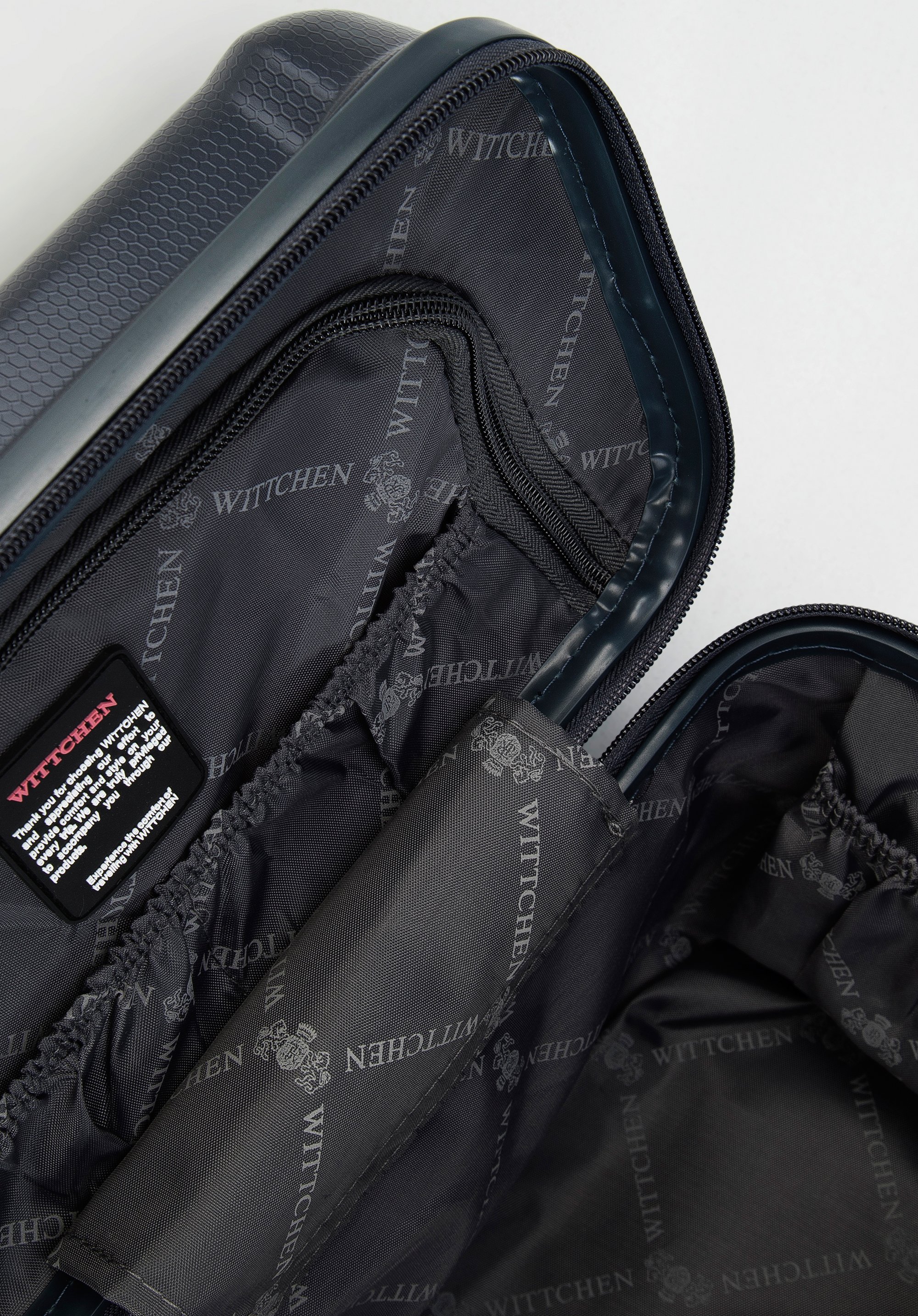 Walizka kabinowa z polikarbonu geometryczna