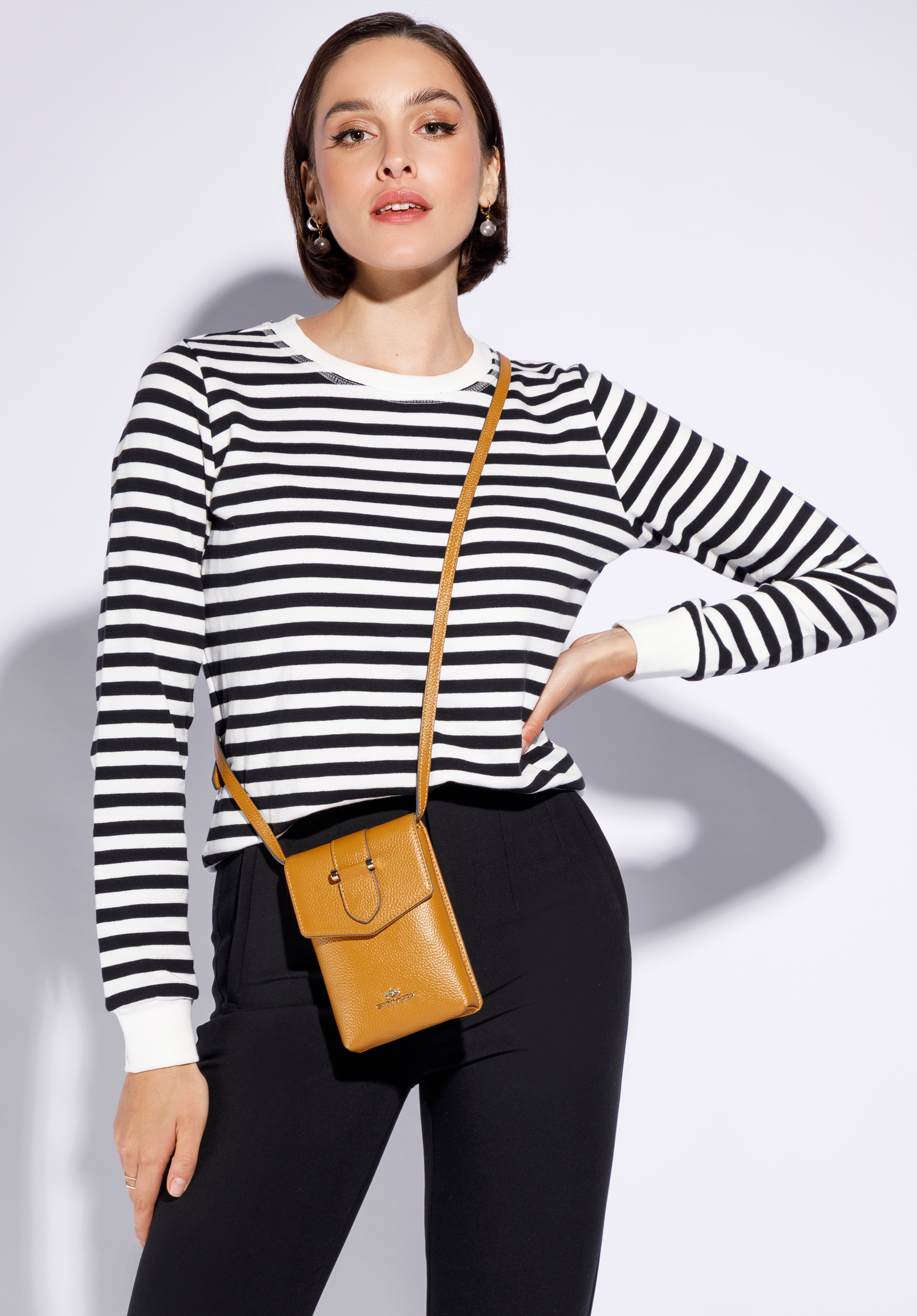 Damska minitorebka skórzana