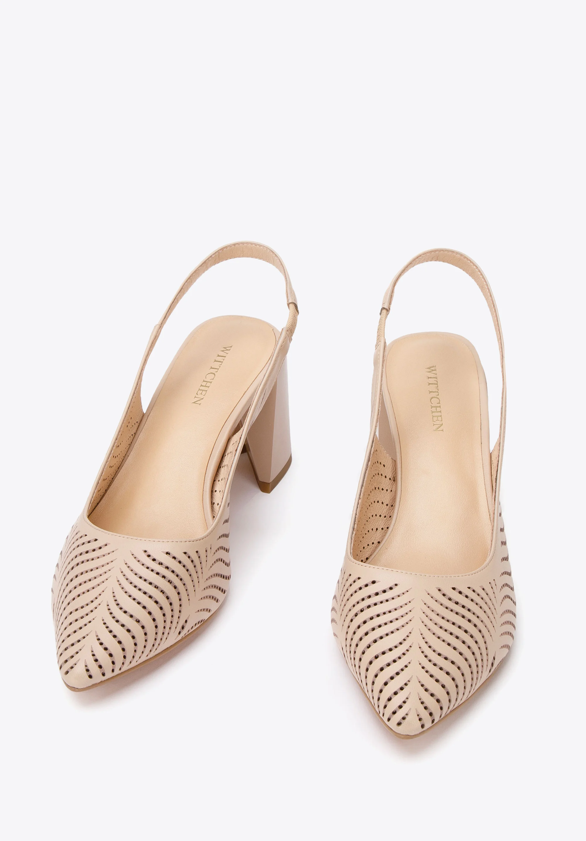 Czółenka z ażurowej skóry na słupku