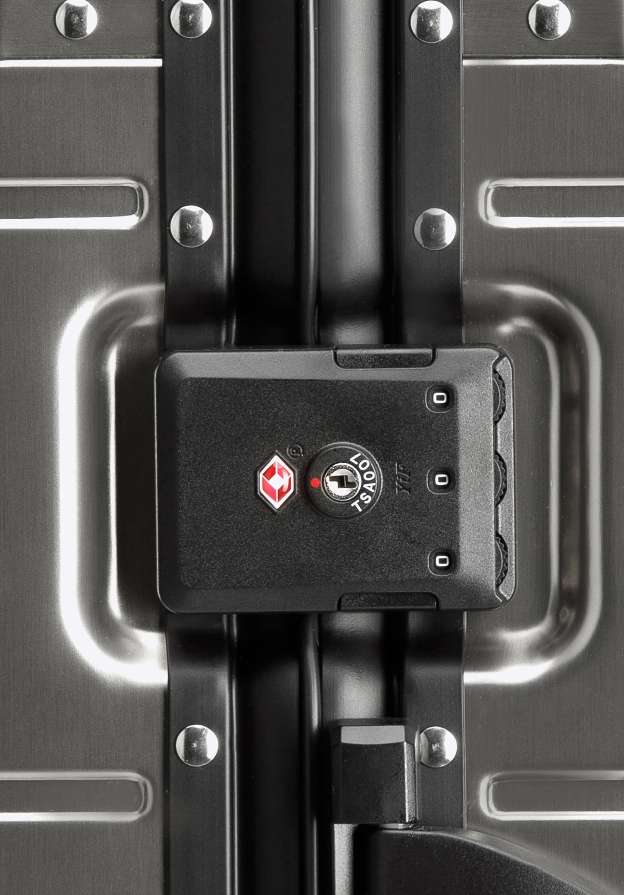 Walizka kabinowa z aluminium