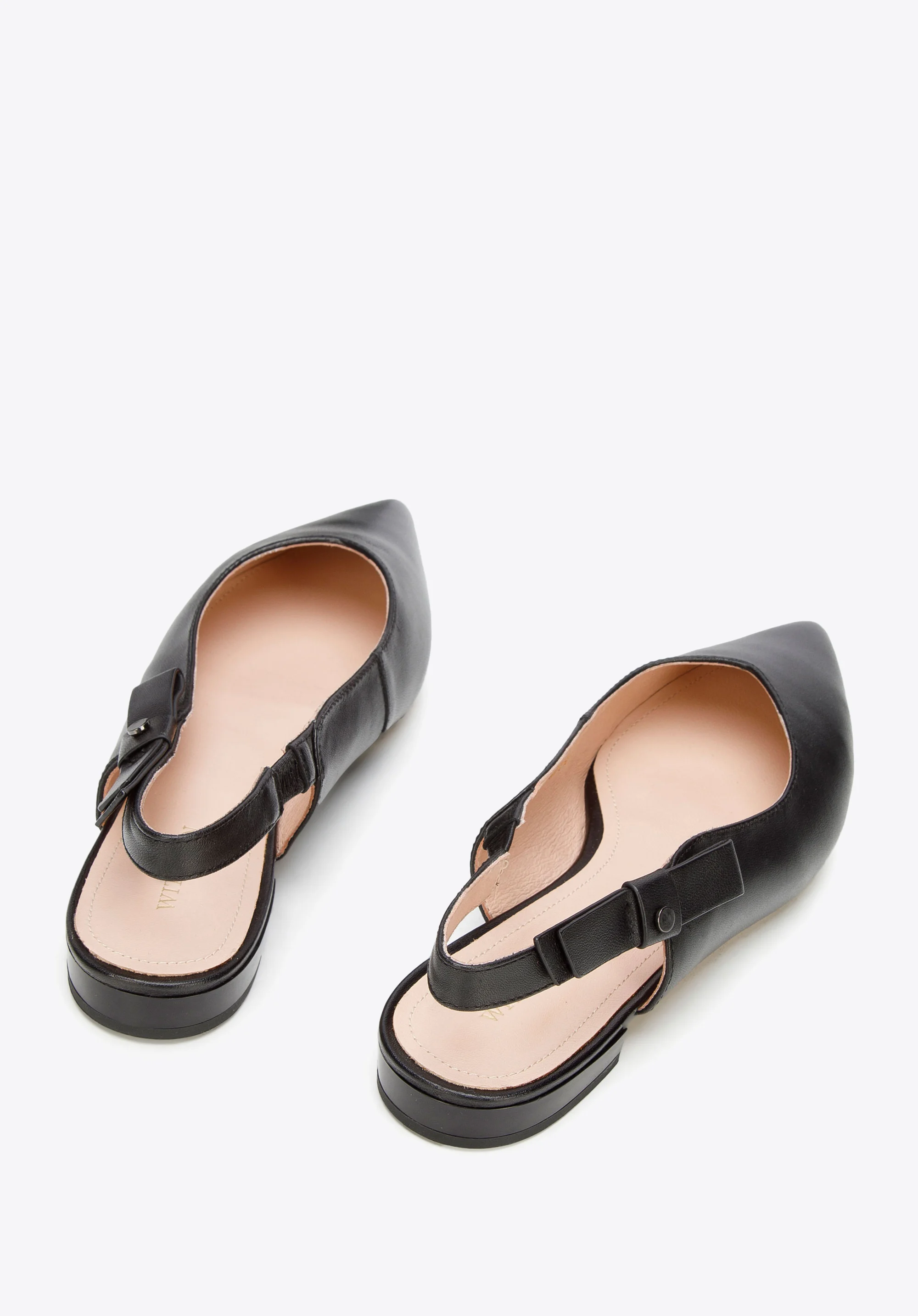 Czółenka skórzane w szpic z odkrytą piętą