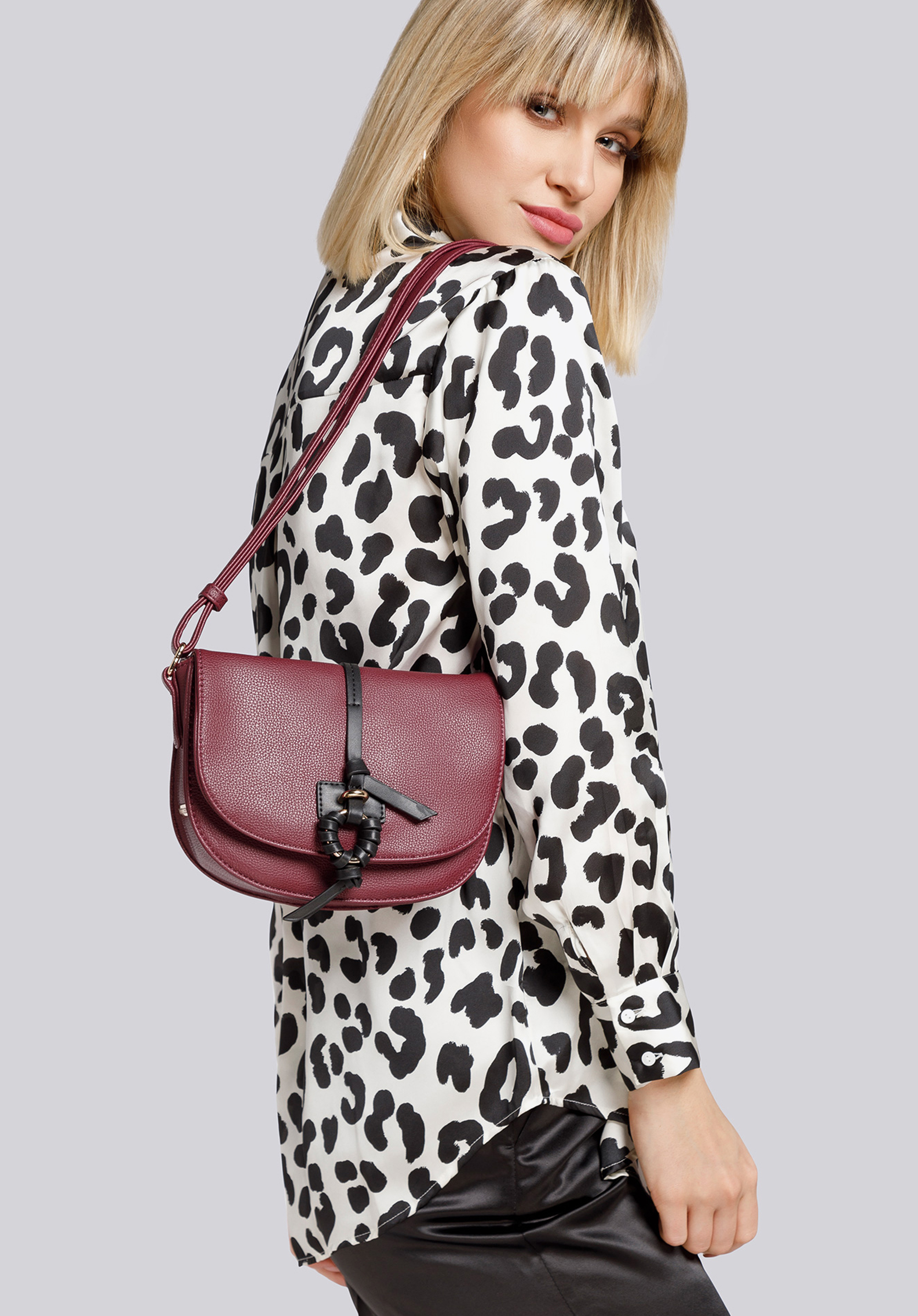 Torebka crossbody z kółkiem