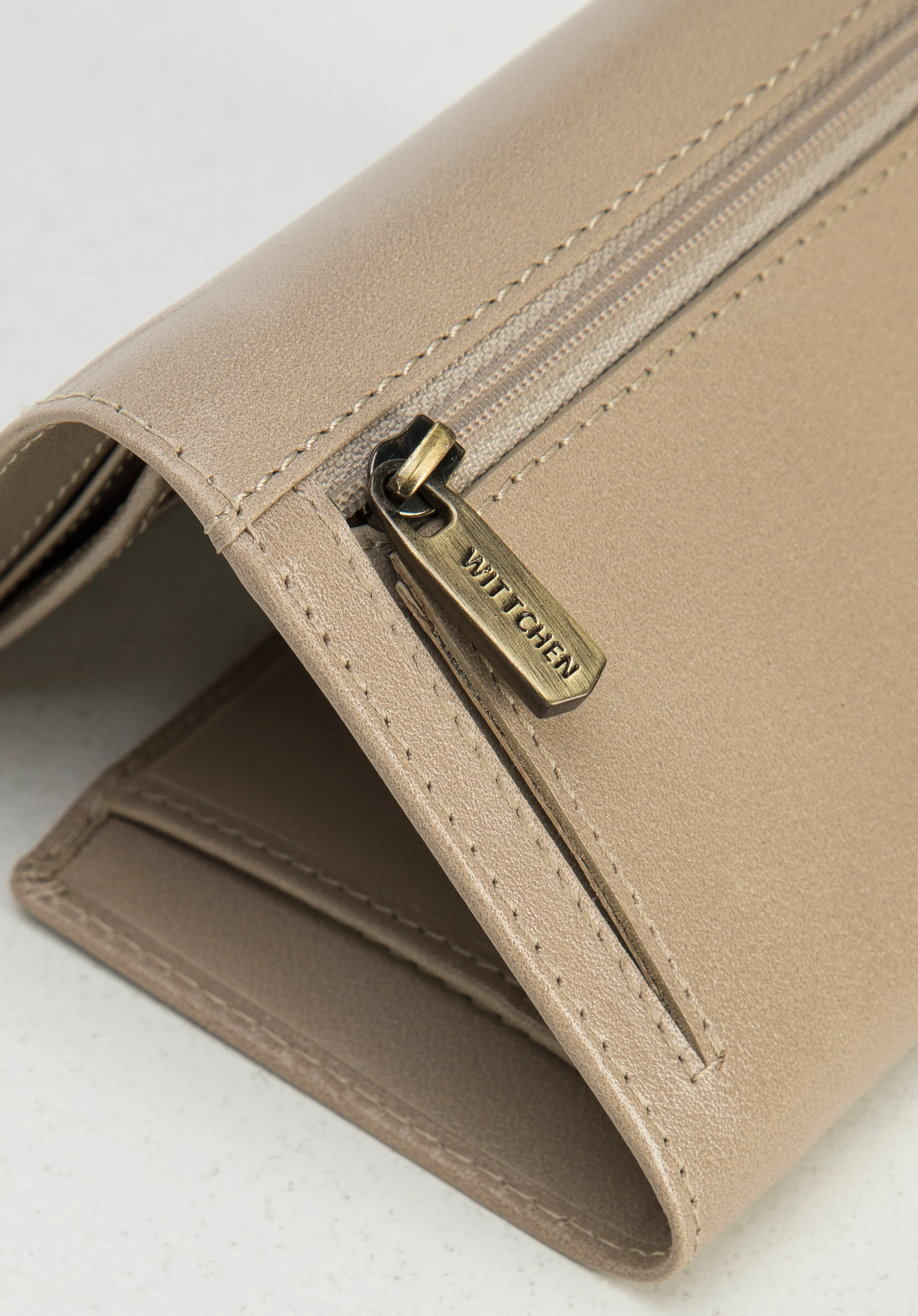 Damski portfel z gładkiej skóry mały