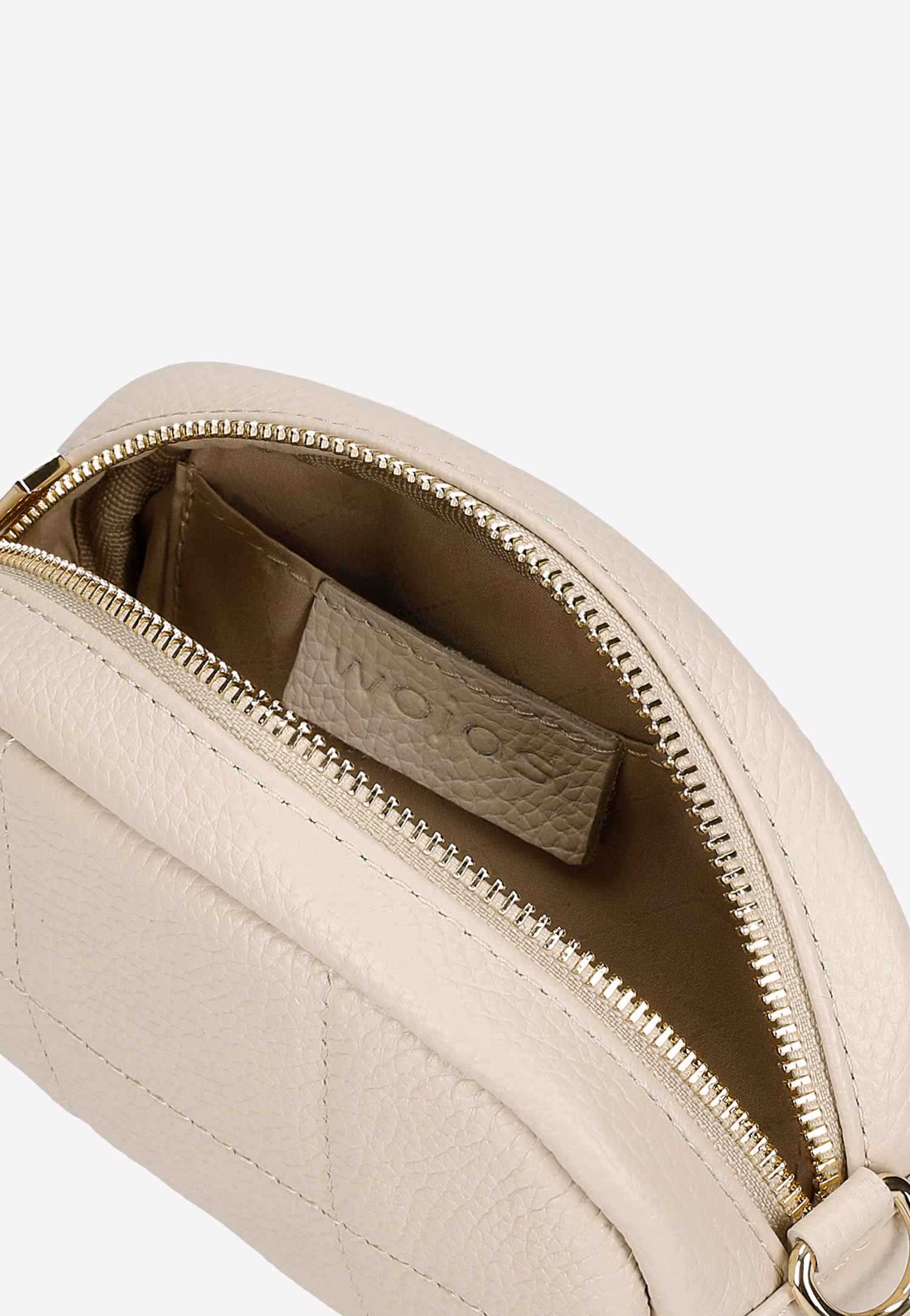 Mała beżowa torebka damska ze złotym łańcuszkiem