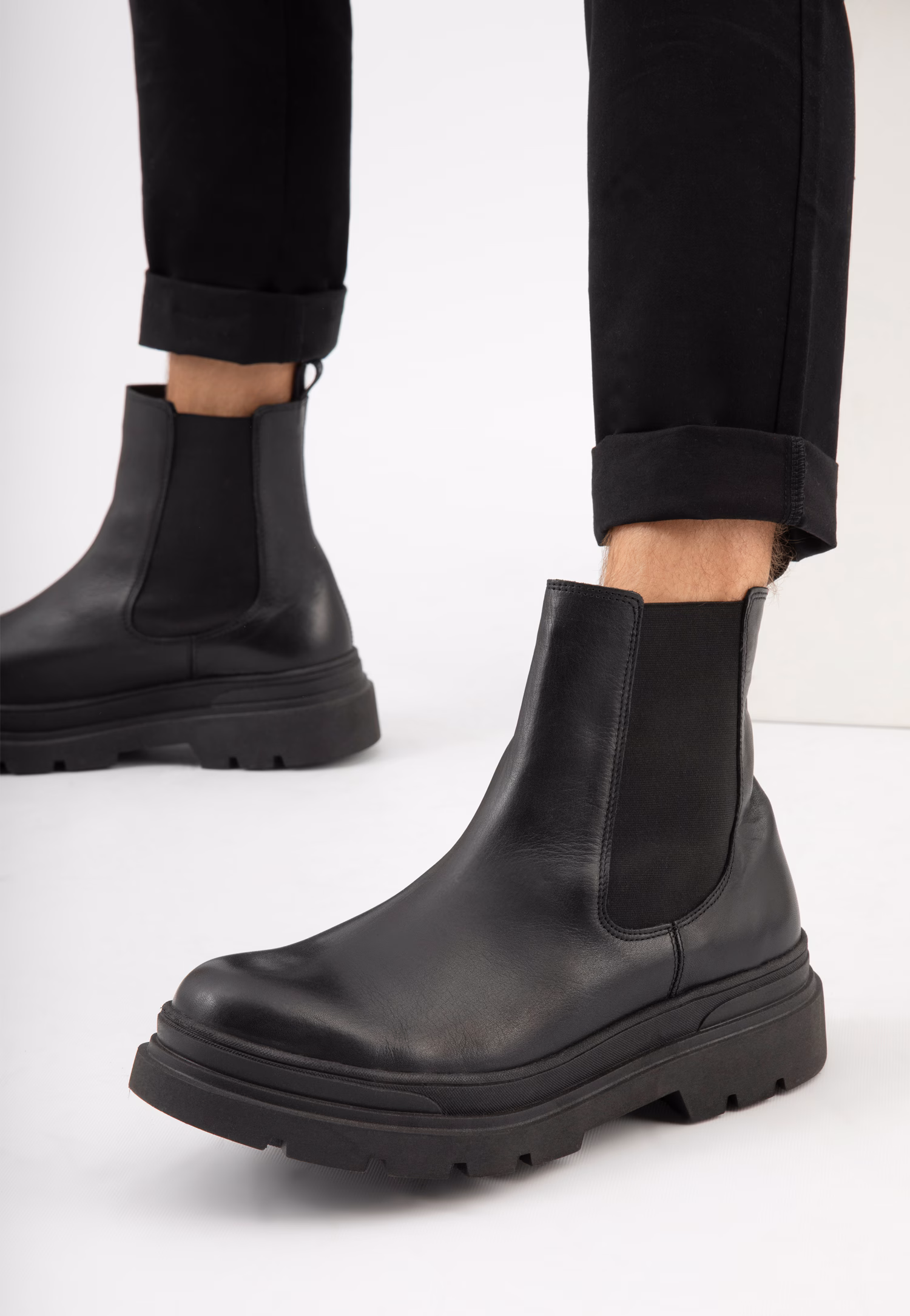 Czarne sztyblety męskie na grubej podeszwie