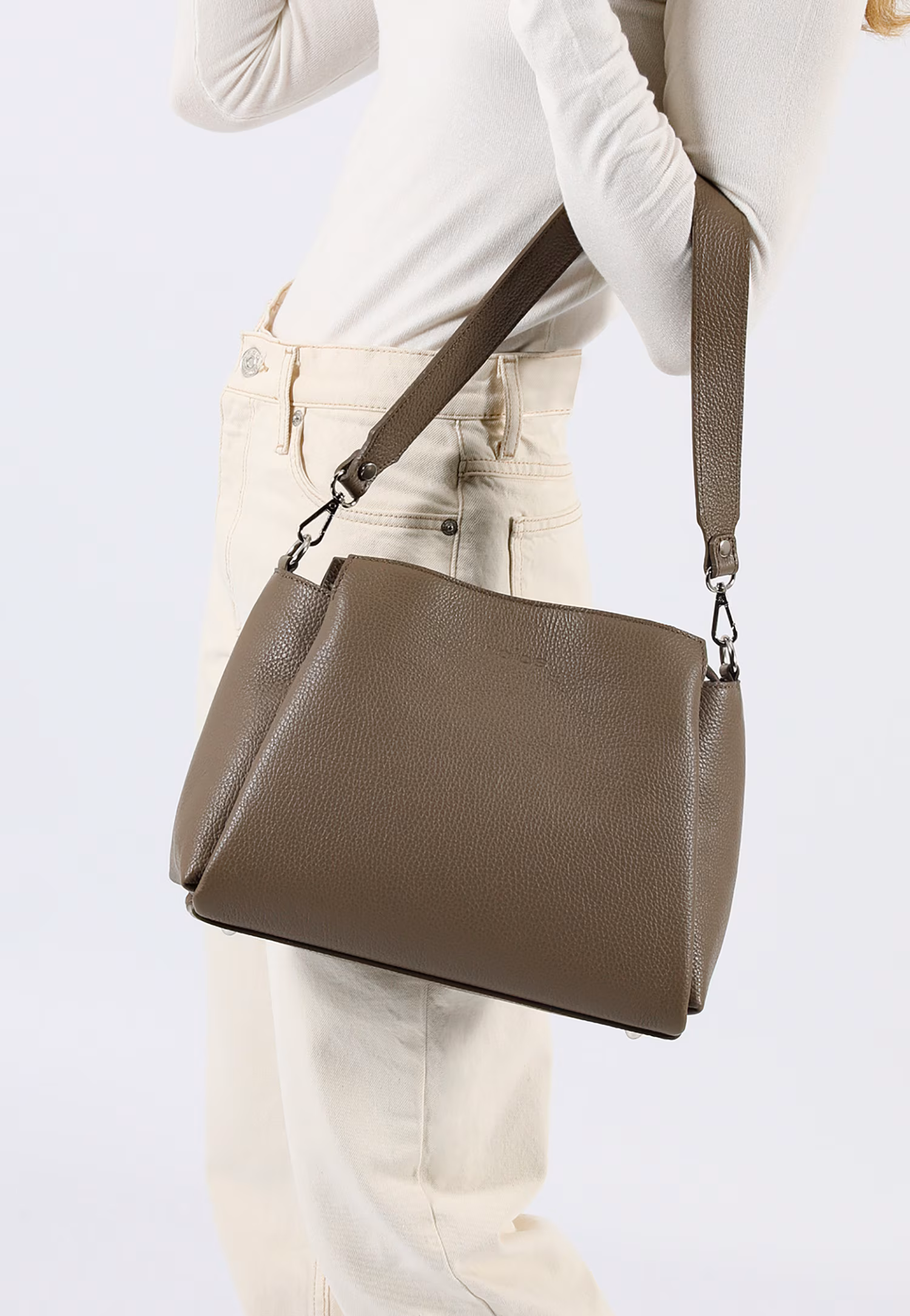 Skórzany jasnobrązowy kuferek damski