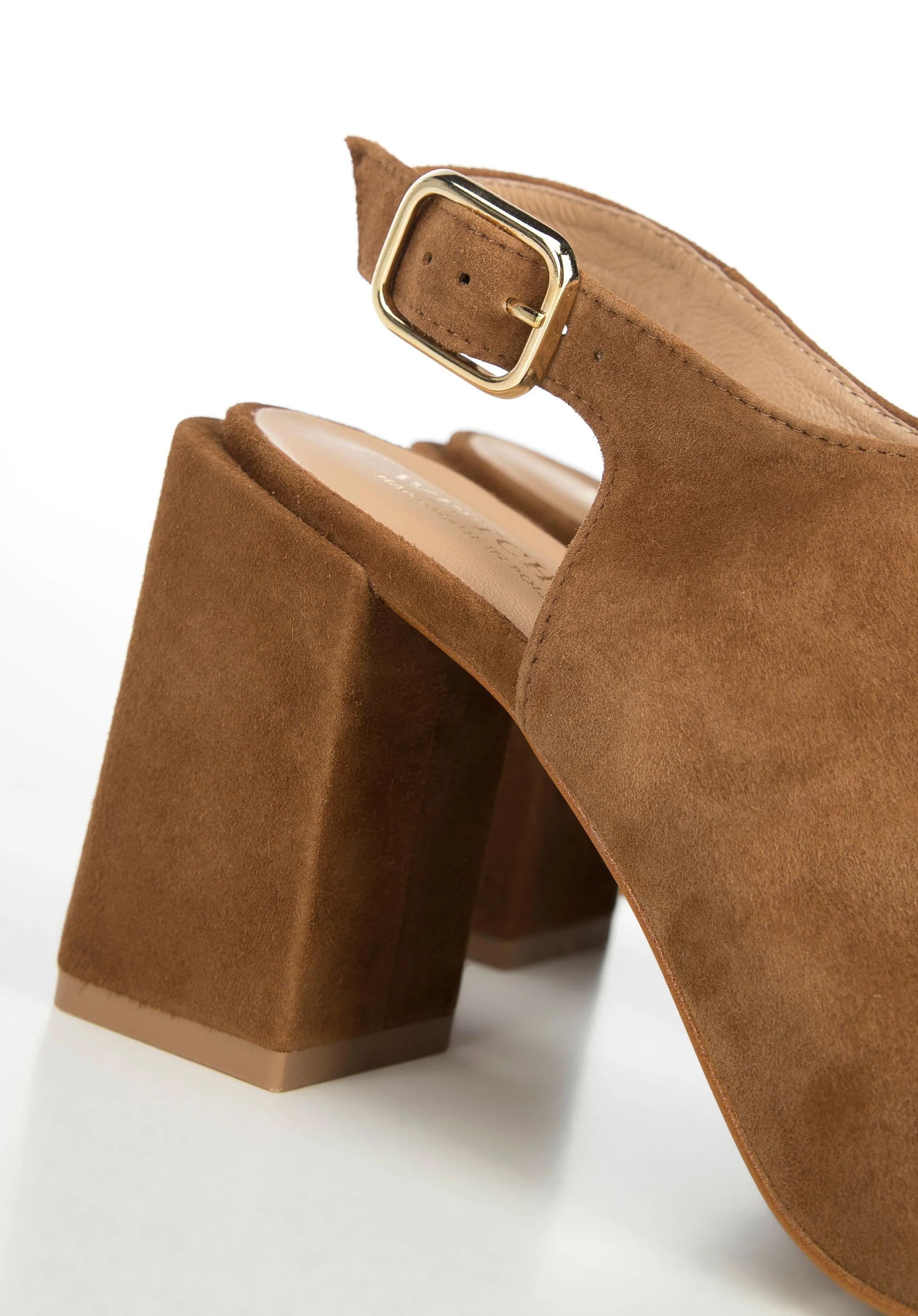 Damskie sandały zamszowe zabudowane