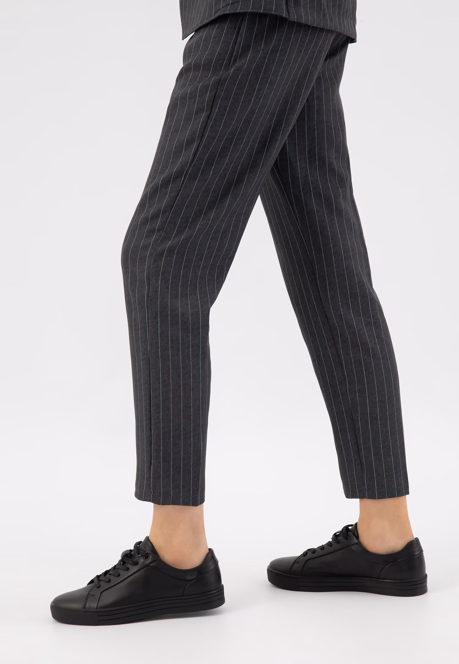 Białe trampki damskie ze skóry licowej