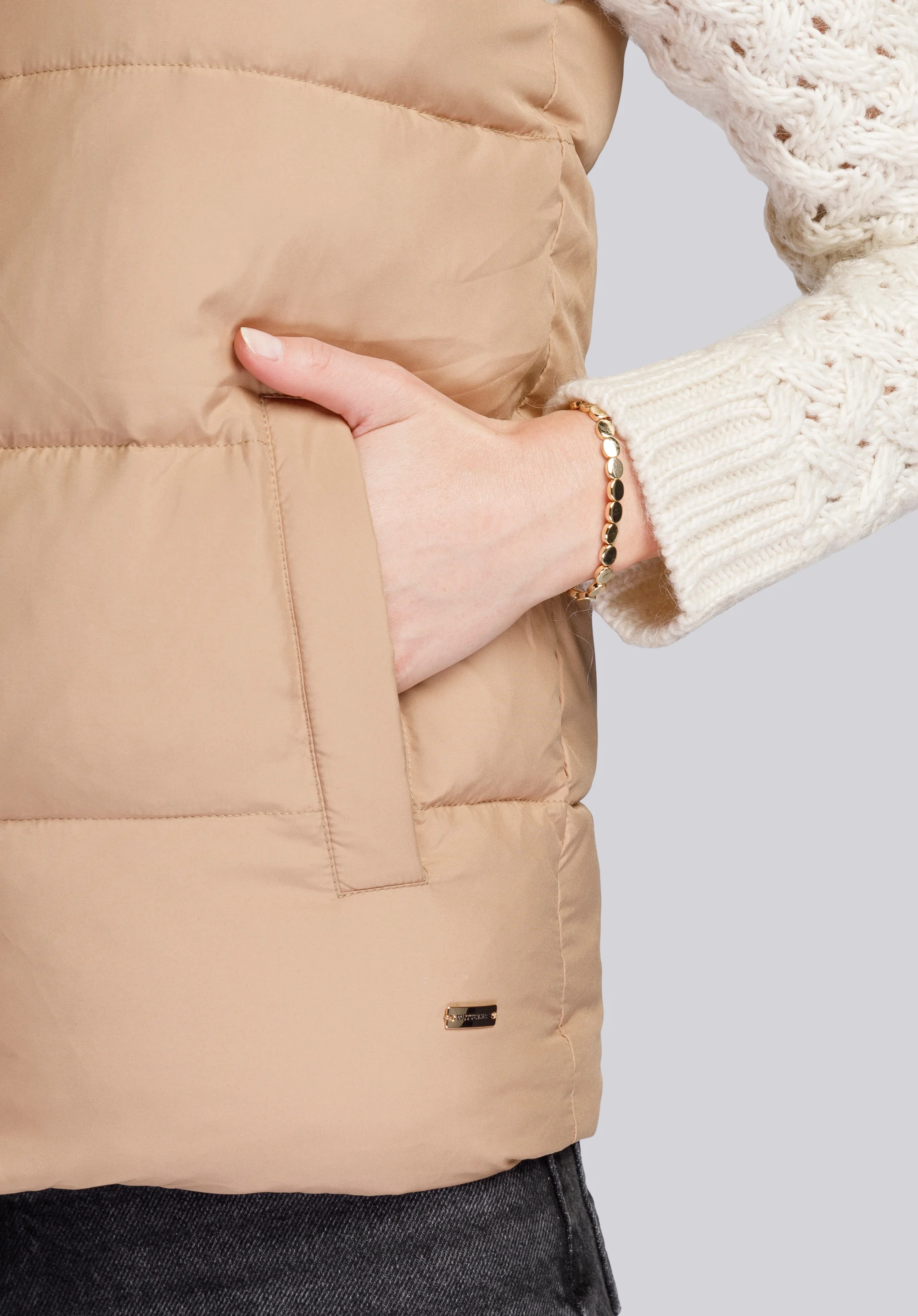 Damska kamizelka pikowana z odpinanym kapturem