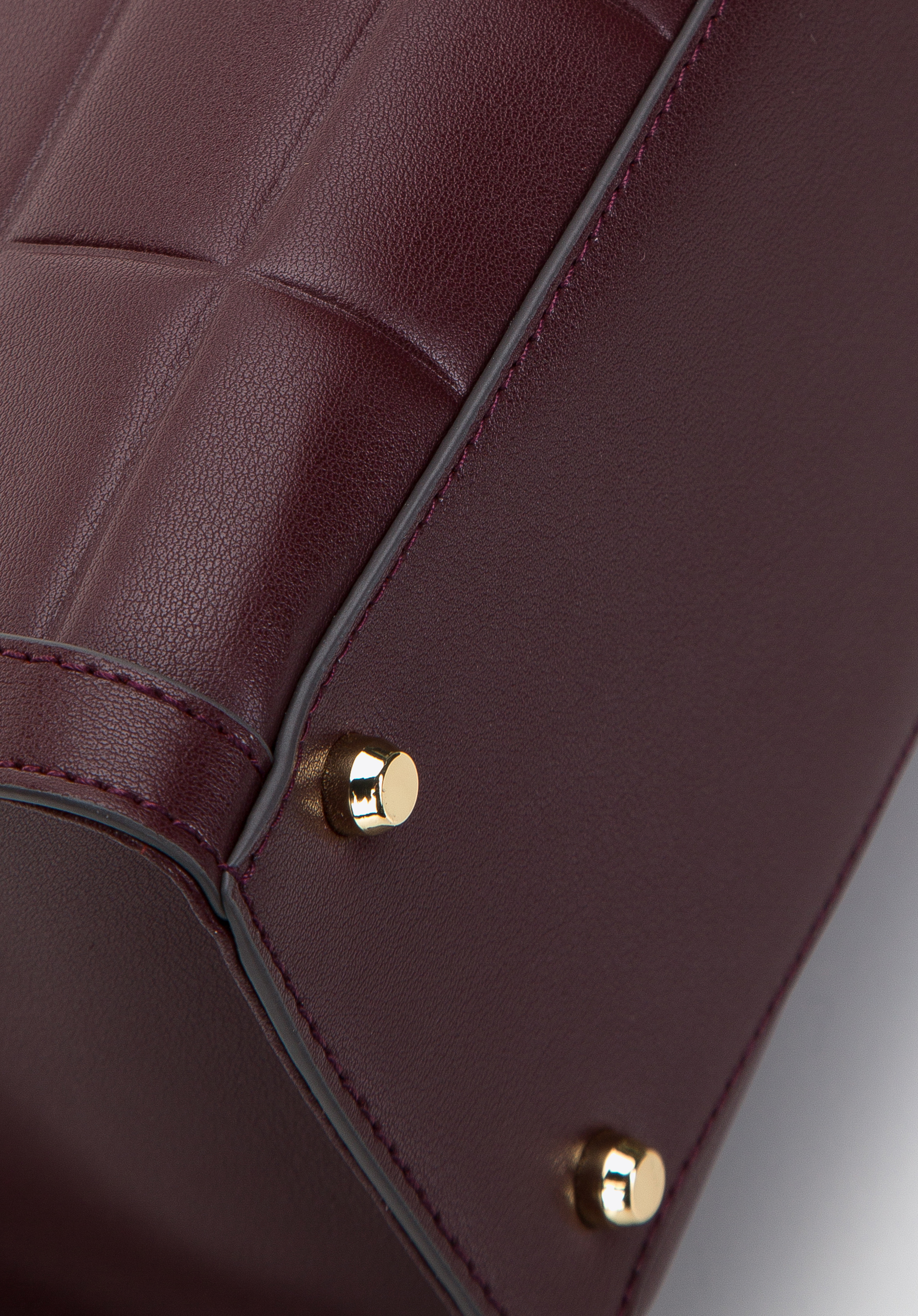 Torebka shopperka skórzana z ozdobną klamrą na łańcuszku