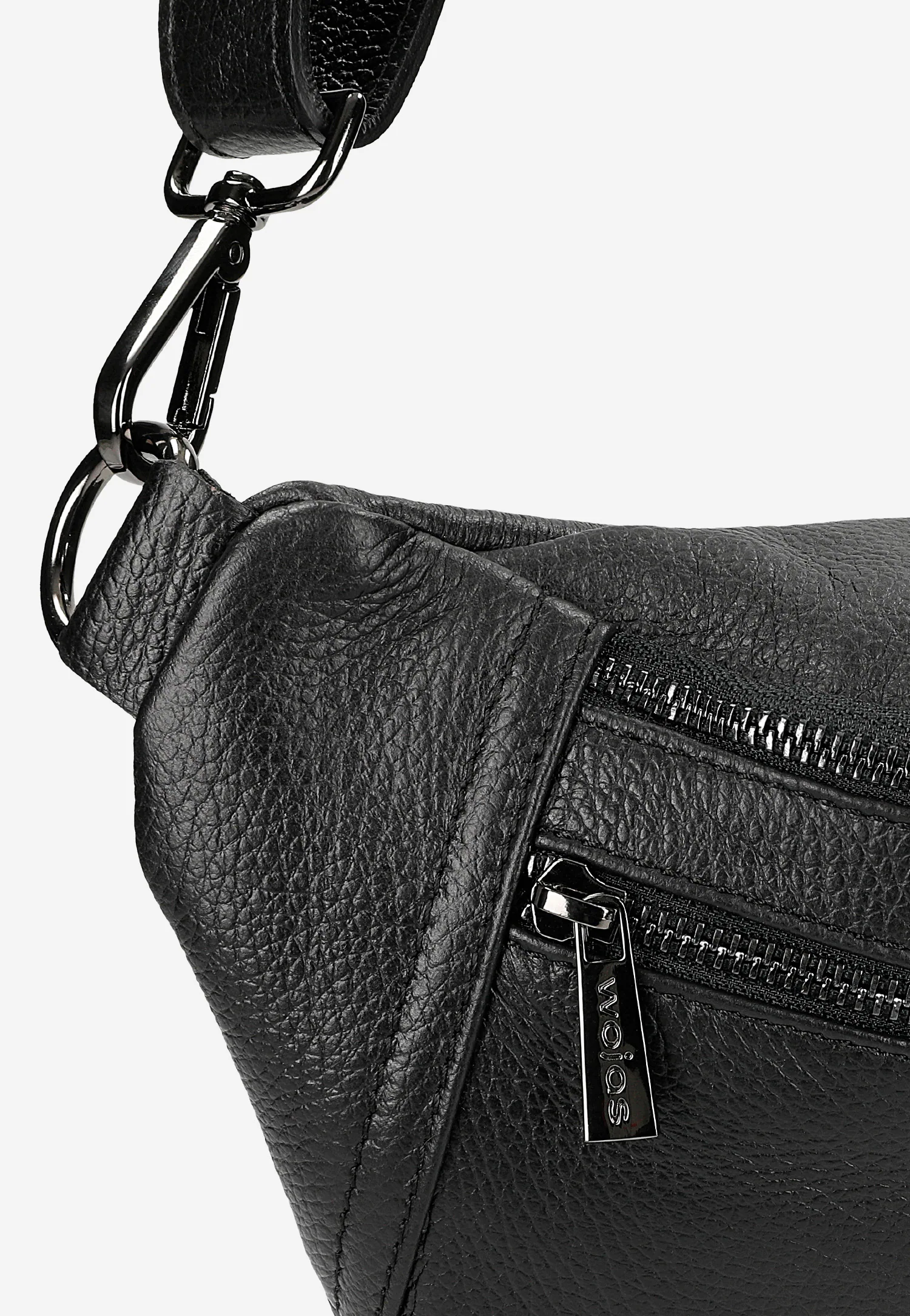 Czarna skórzana torebka typu nerka