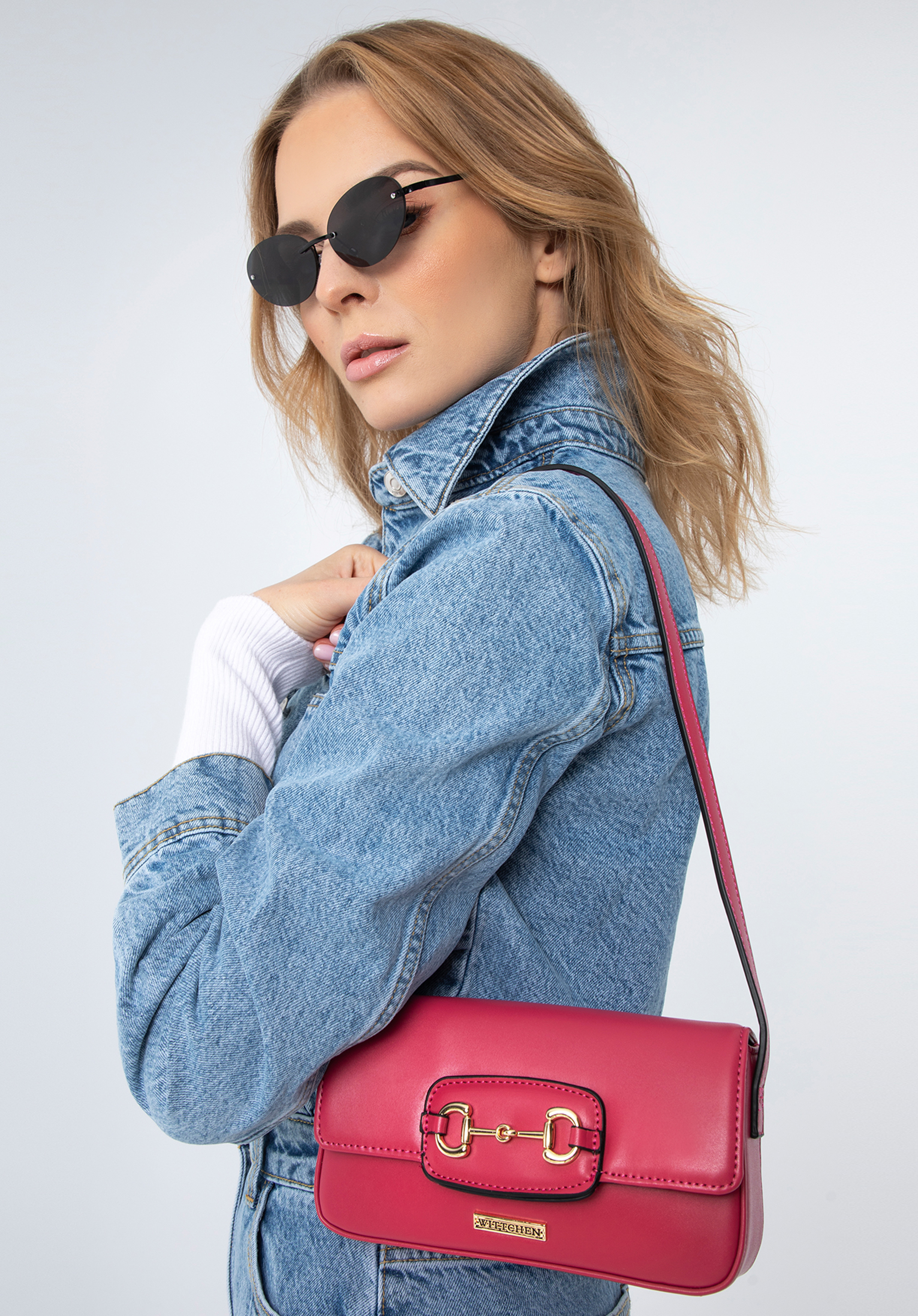 Minitorebka bagietka z ozdobną klamrą na klapie