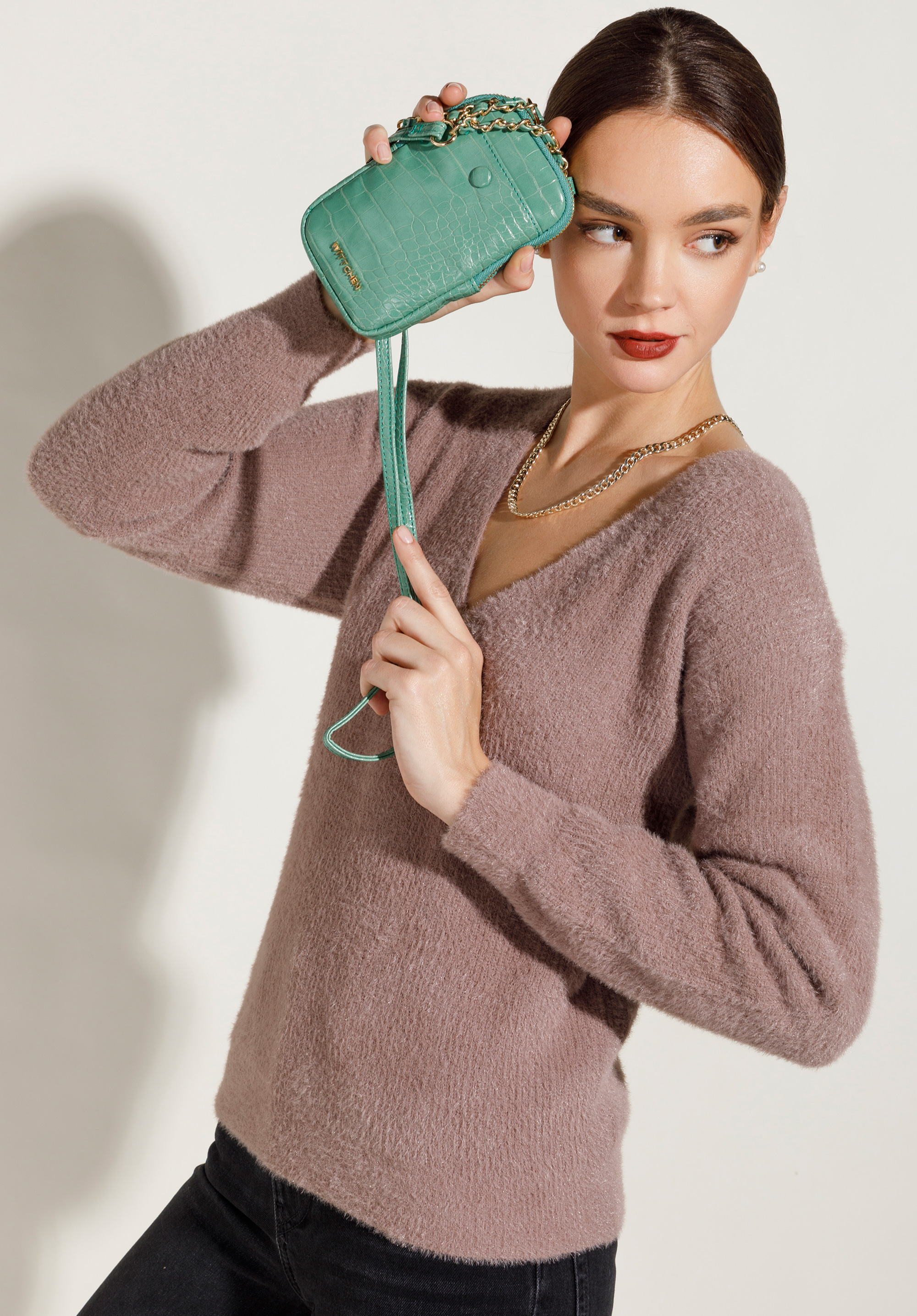 Minitorebka z ekoskóry na łańcuszku