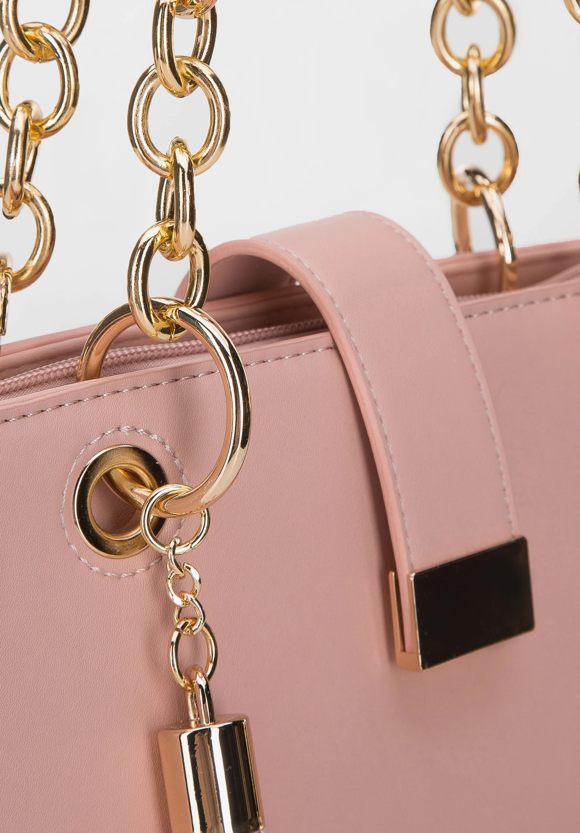 Torebka shopperka z łańcuchami