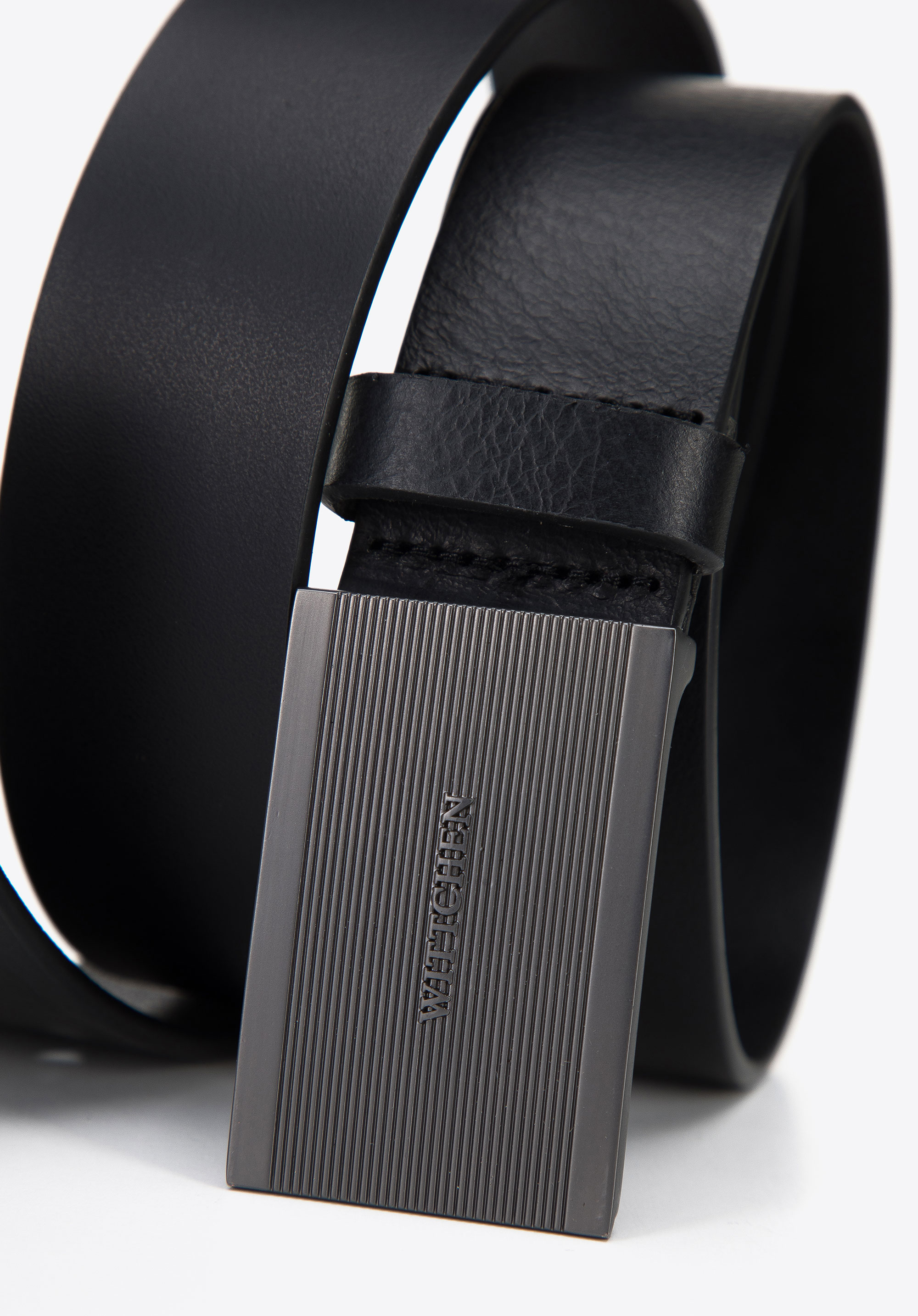 Męski pasek skórzany z pełną klamrą tłoczoną w paski