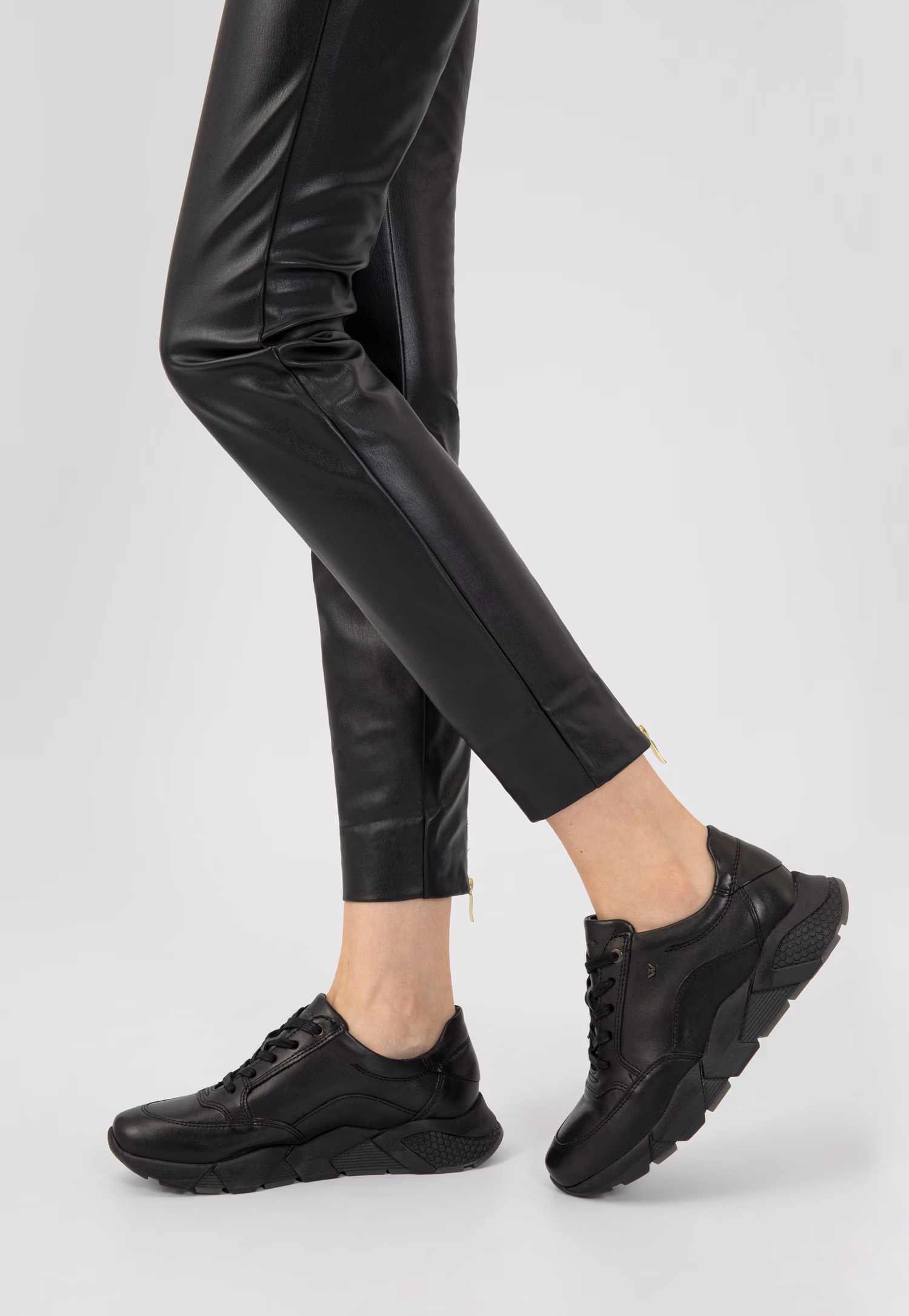 Czarne półbuty damskie