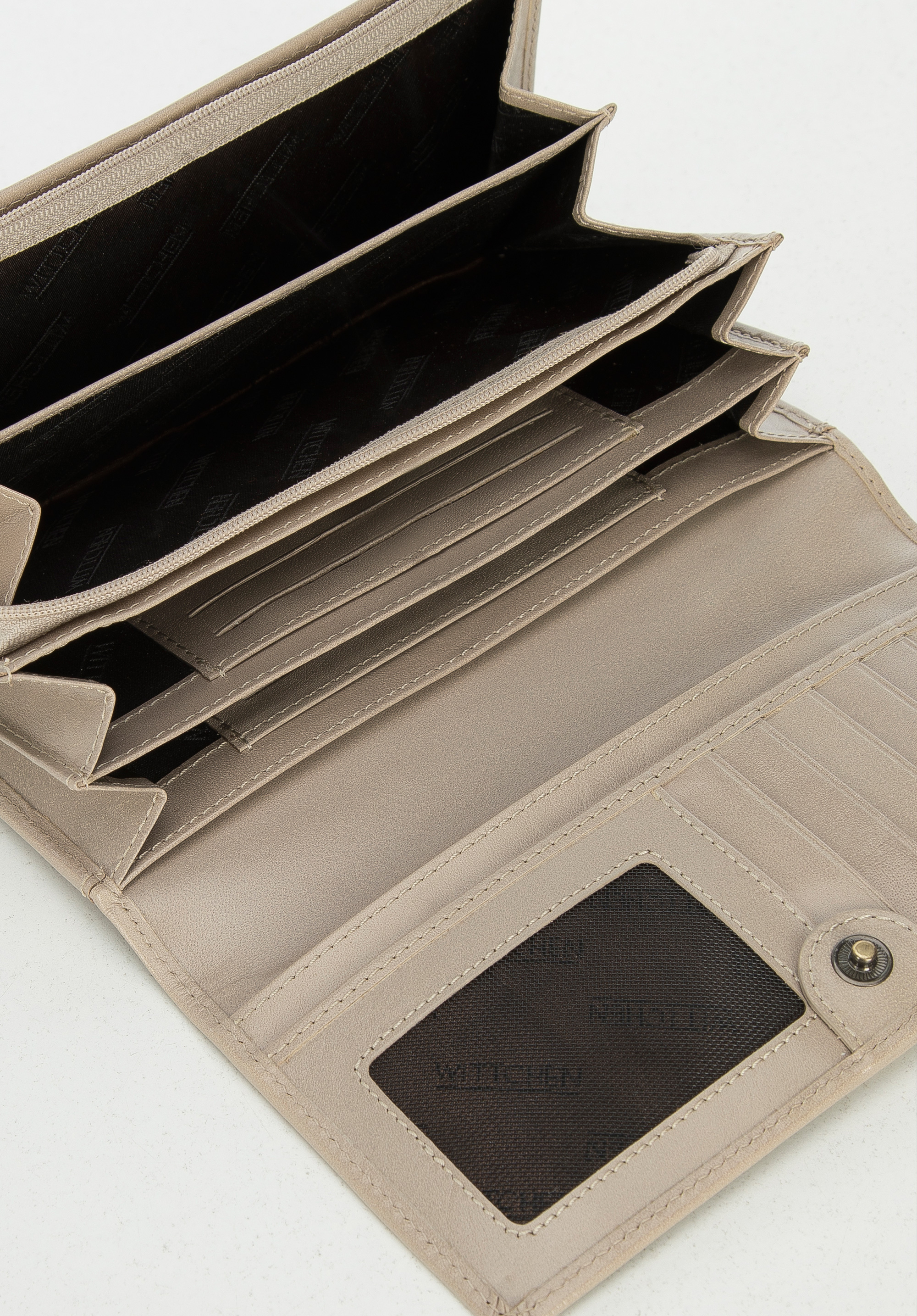 Damski portfel z gładkiej skóry poziomy