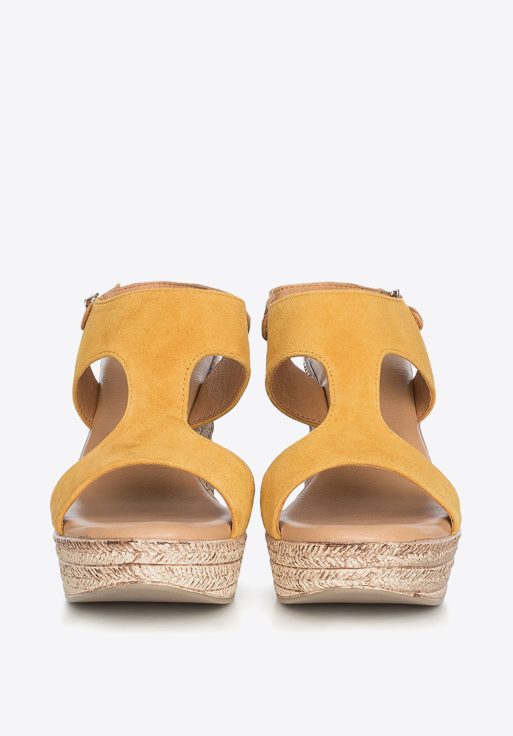 Sandały zamszowe na słupku na sznurkowej platformie