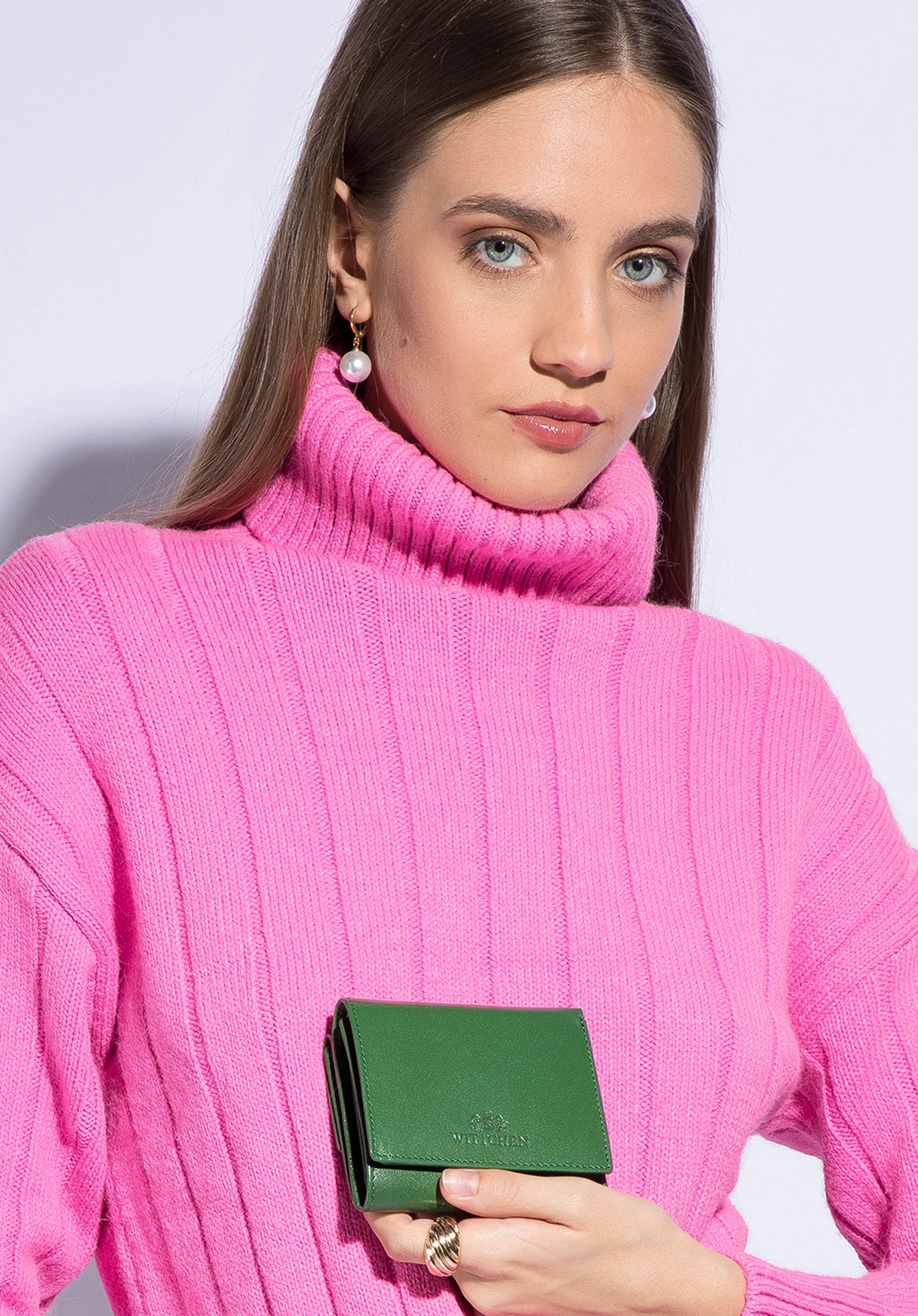 Damski portfel z gładkiej skóry dwustronny na zatrzask