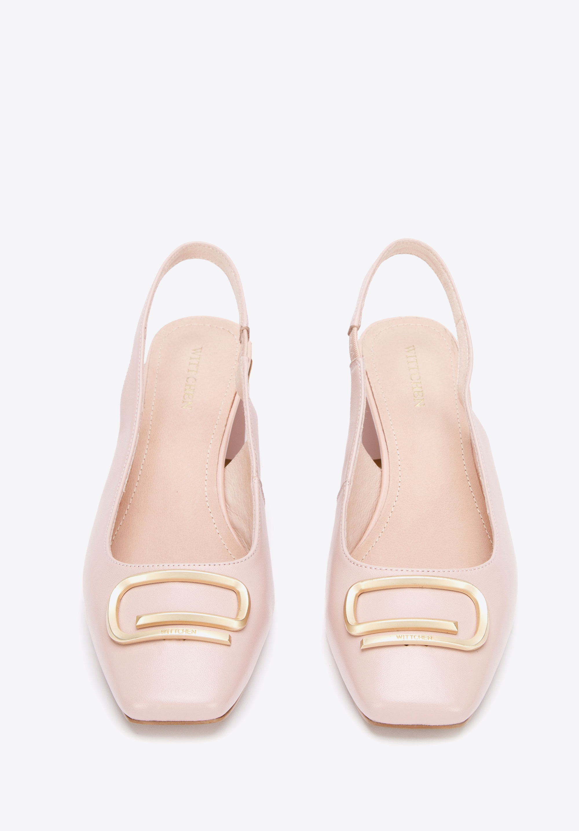 Czółenka skórzane na słupku z klamrą