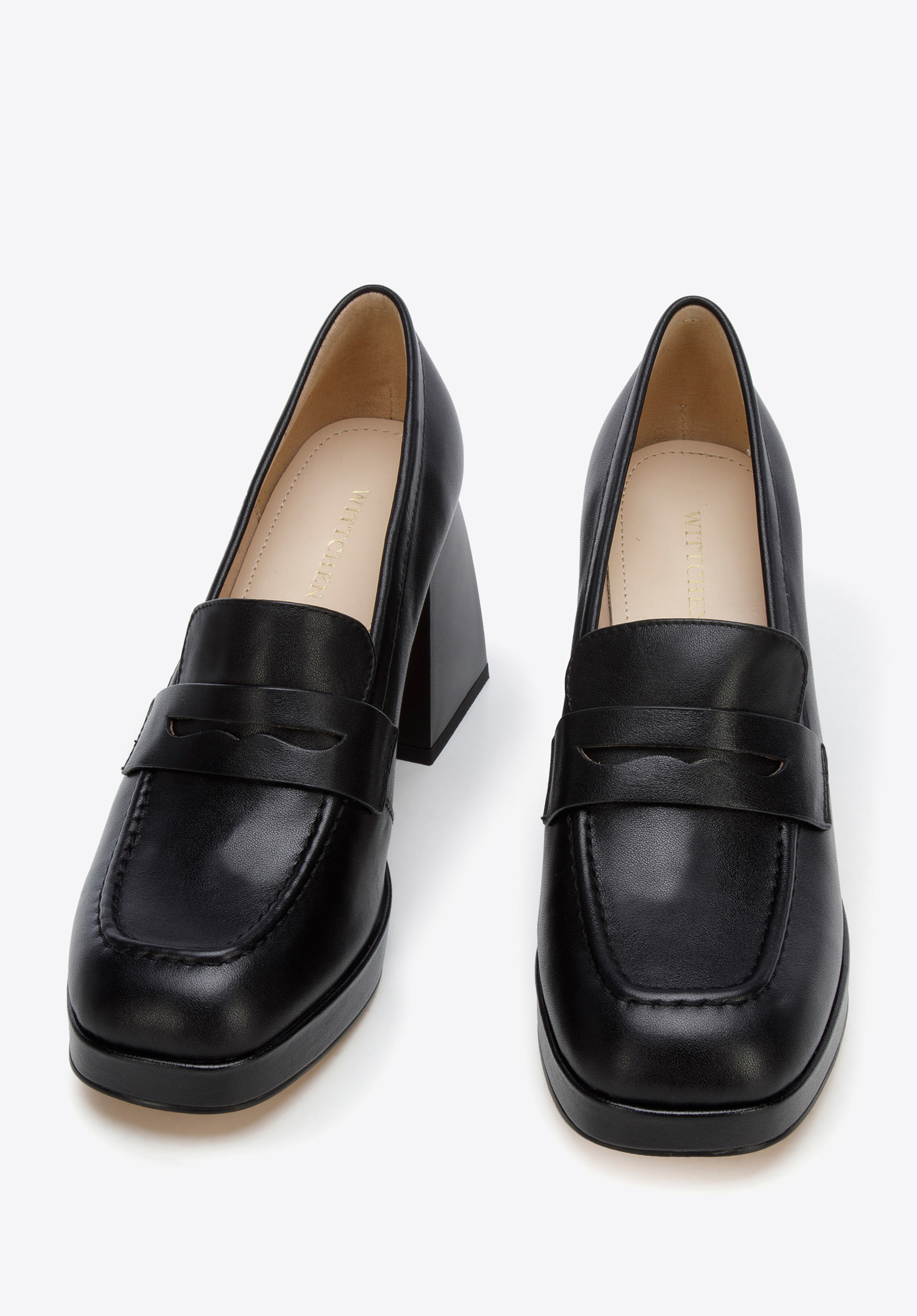 Czółenka ze skóry na platformie klasyczne