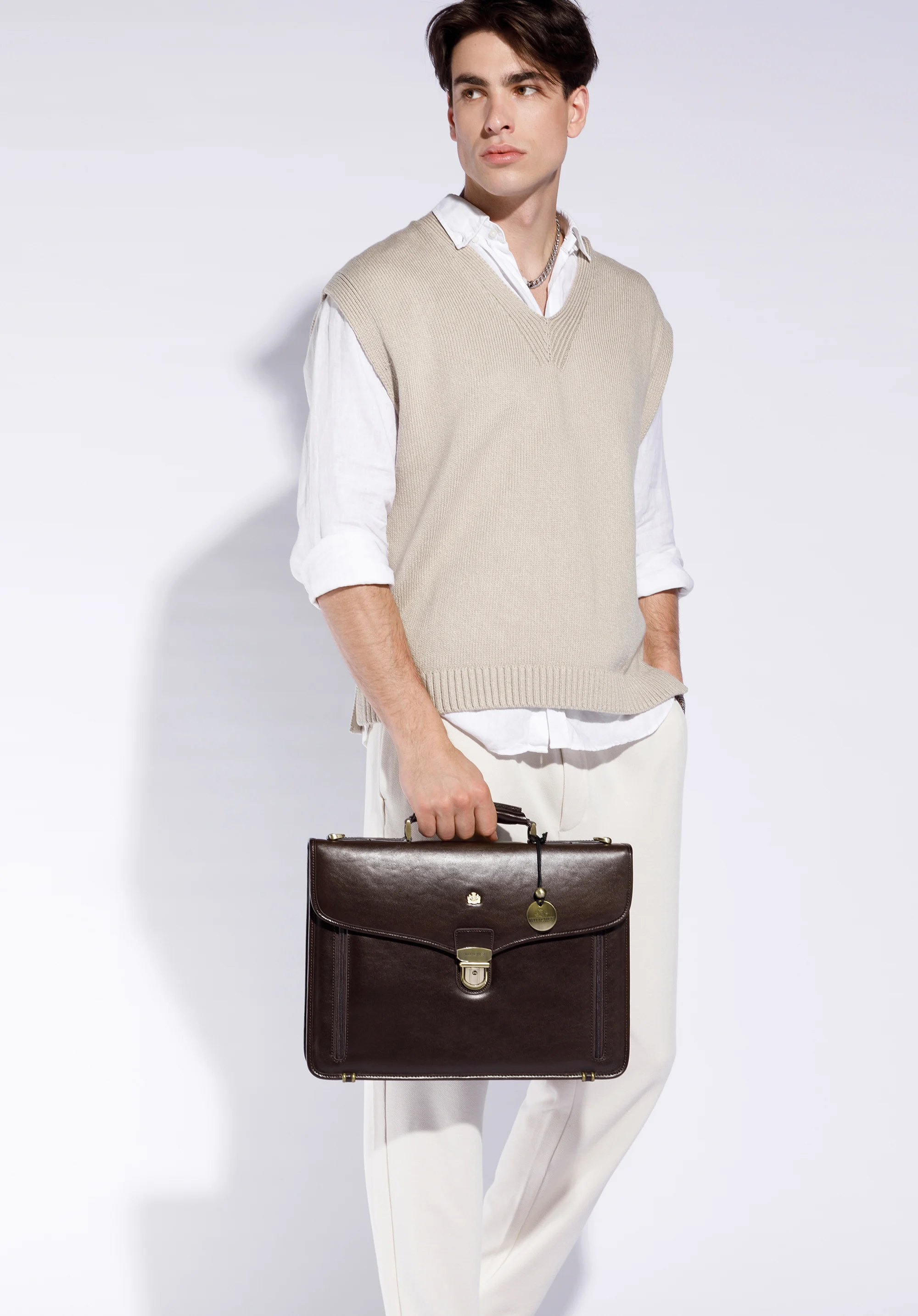 Teczka skórzana z prostą klapą