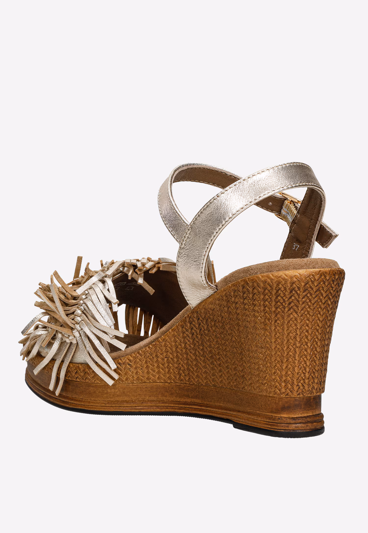 Metaliczne sandały na wysokiej koturnie z ozdobą na pasku