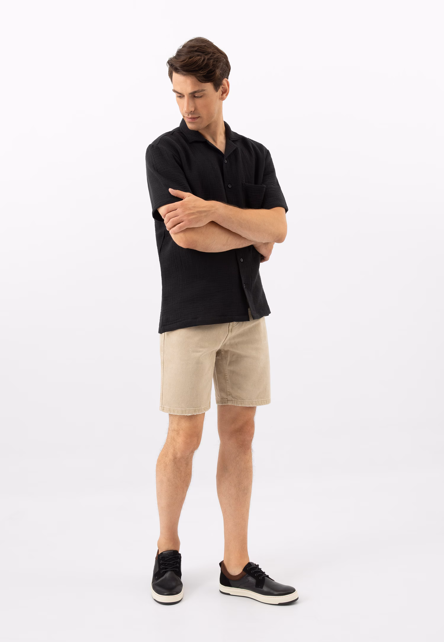 Czarne trampki męskie z brązowymi wstawkami