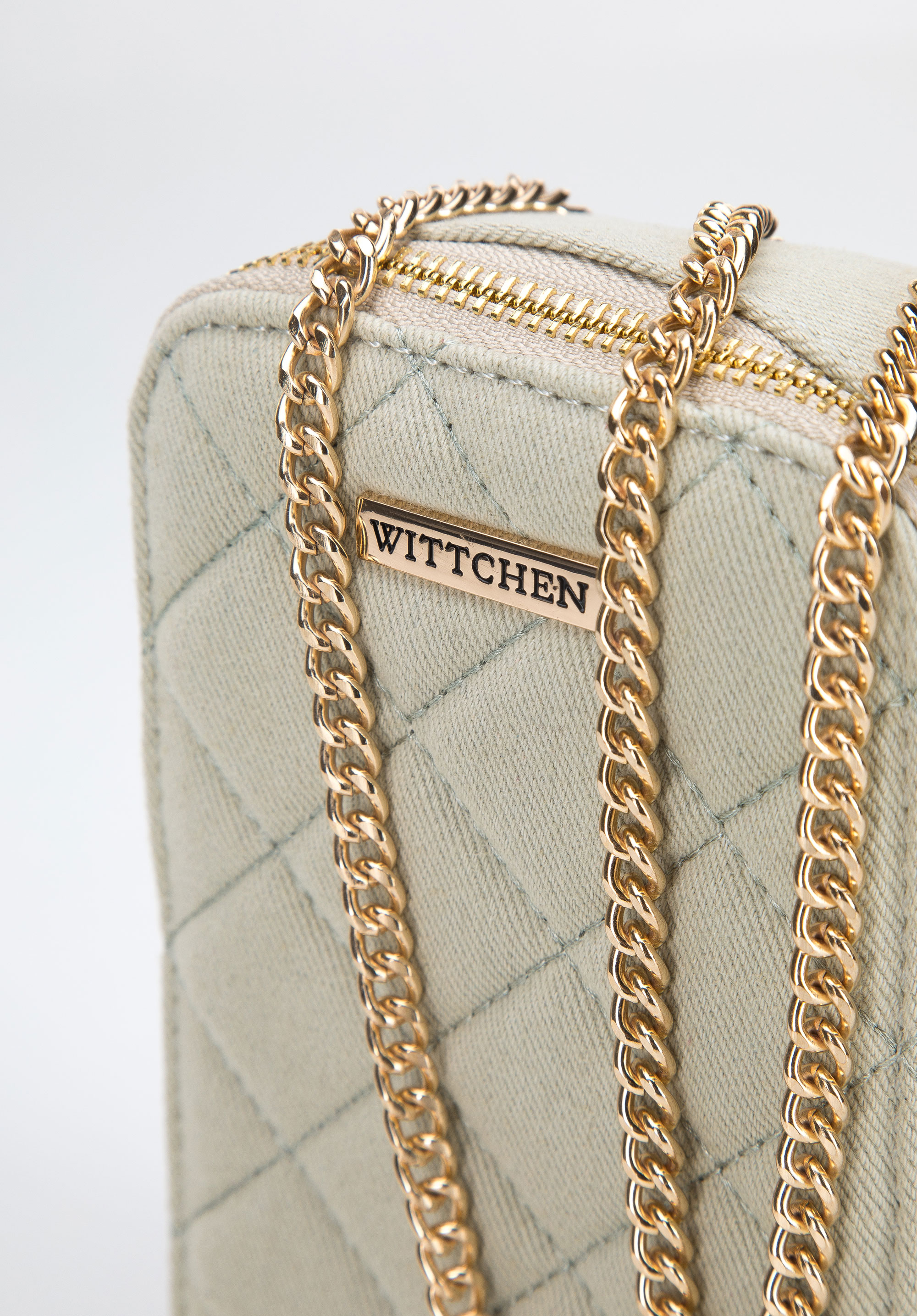 Damska minitorebka z pikowanego dżinsu na łańcuszku