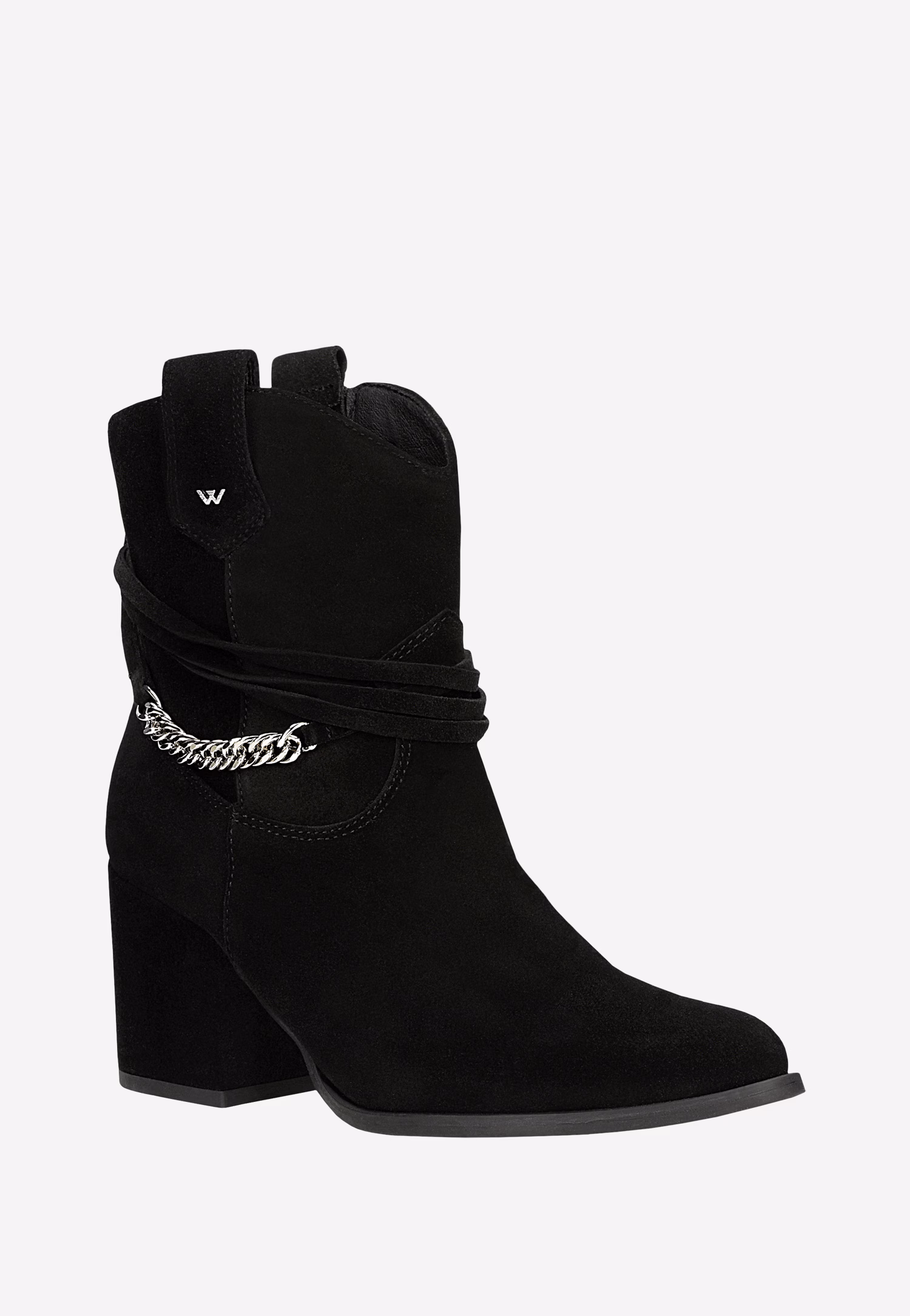 Czarne kowbojki na obcasie ze srebrnym łańcuchem