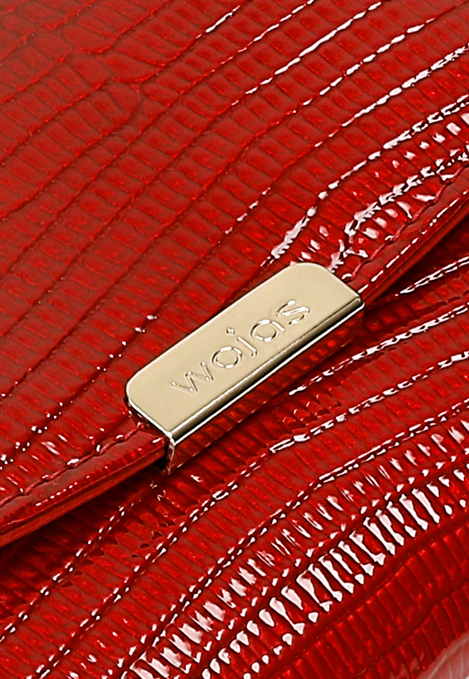 Mały lakierowany czerwony portfel damski z metalicznym połyskiem