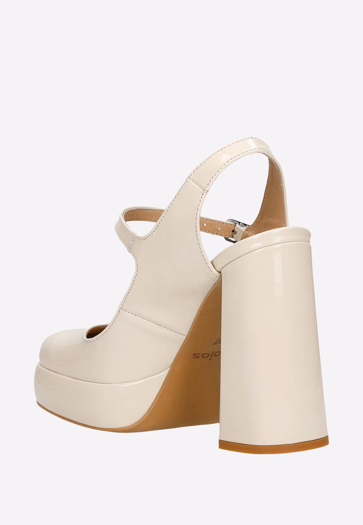 Wysokie beżowe czółenka damskie na masywnym słupku