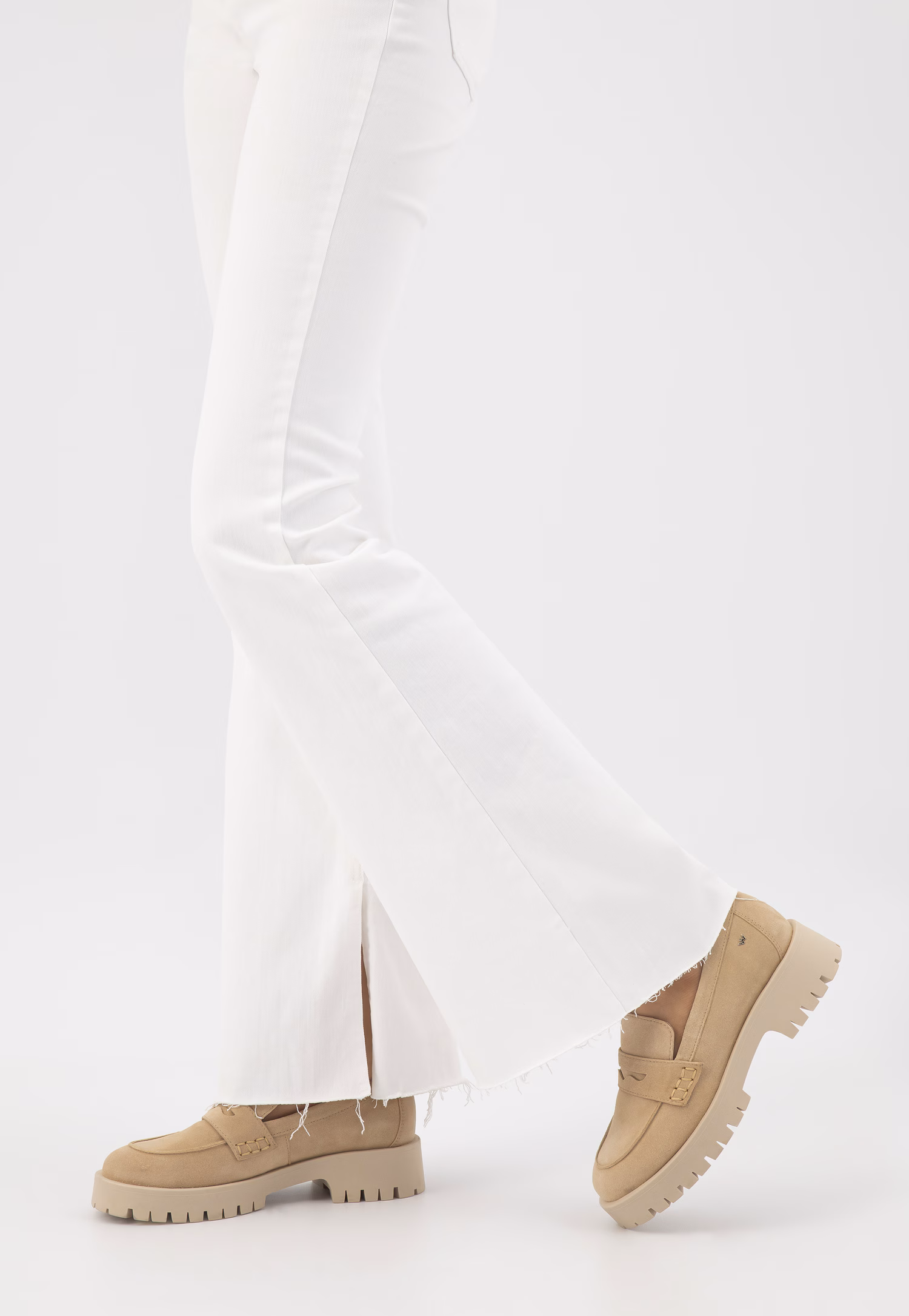 Beżowe mokasyny damskie na grubej podeszwie