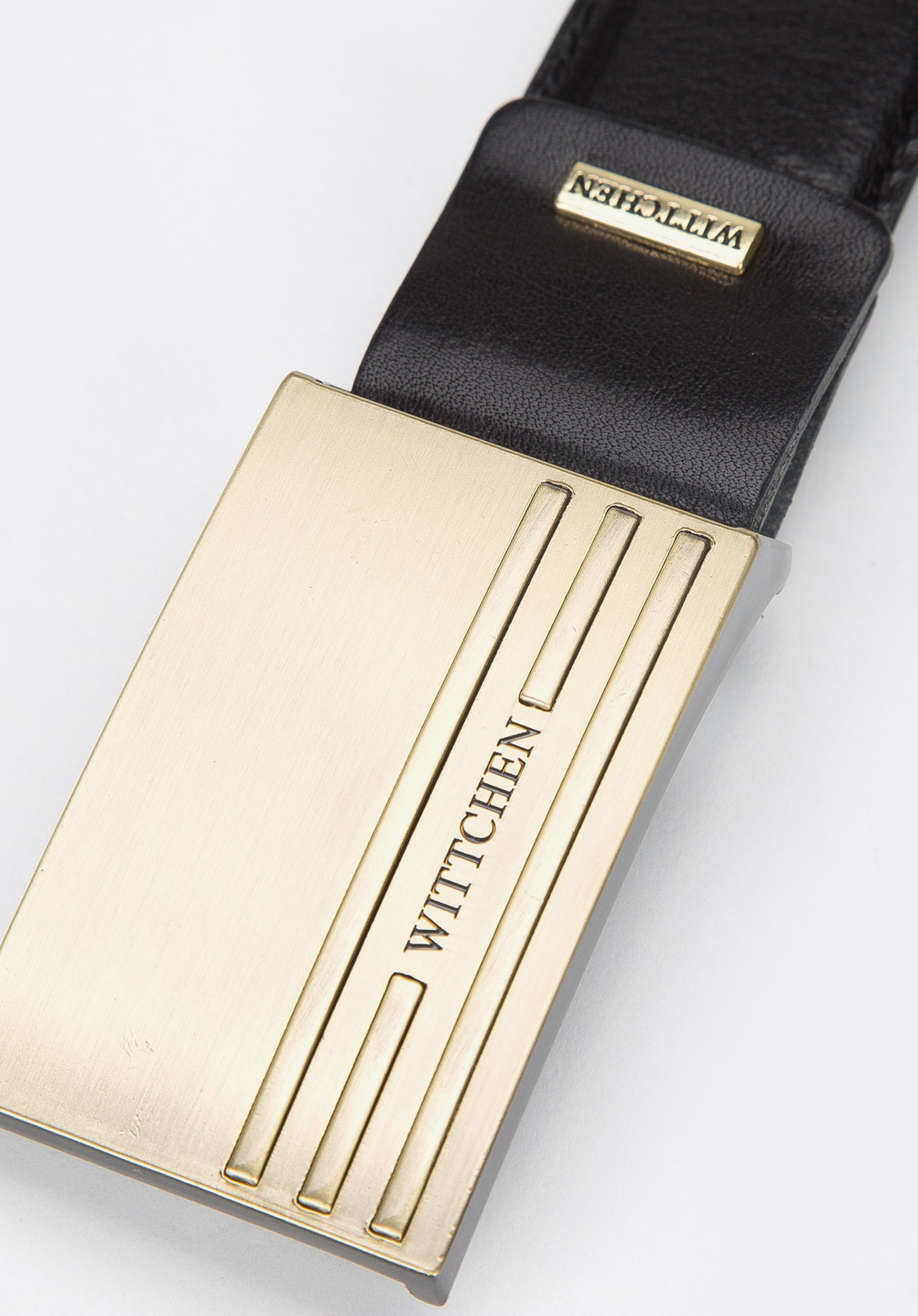 Męski pasek skórzany ze stębnowaniem i pełną klamrą