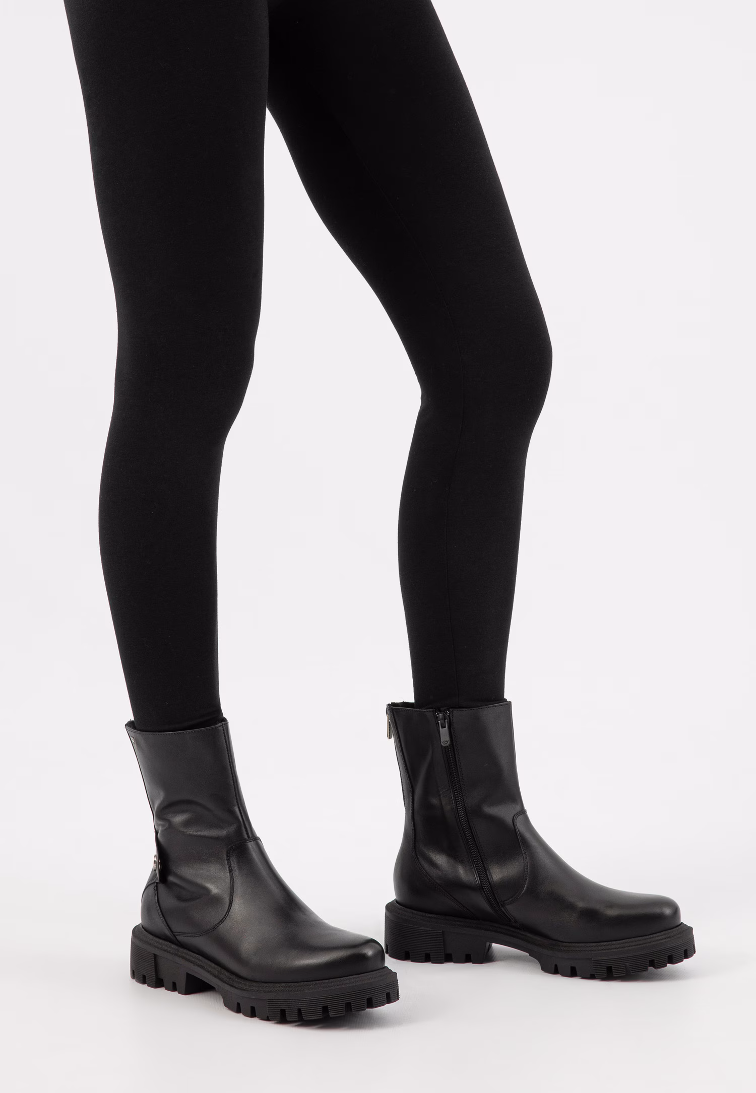 Czarne botki damskie ze skóry licowej