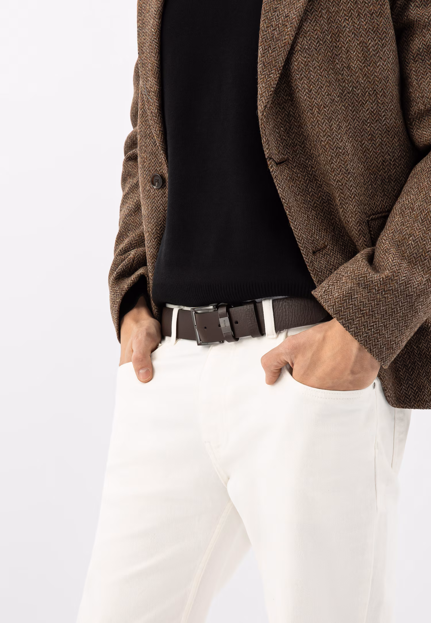 Ciemnobrązowy pasek męski ze szlufką z logo