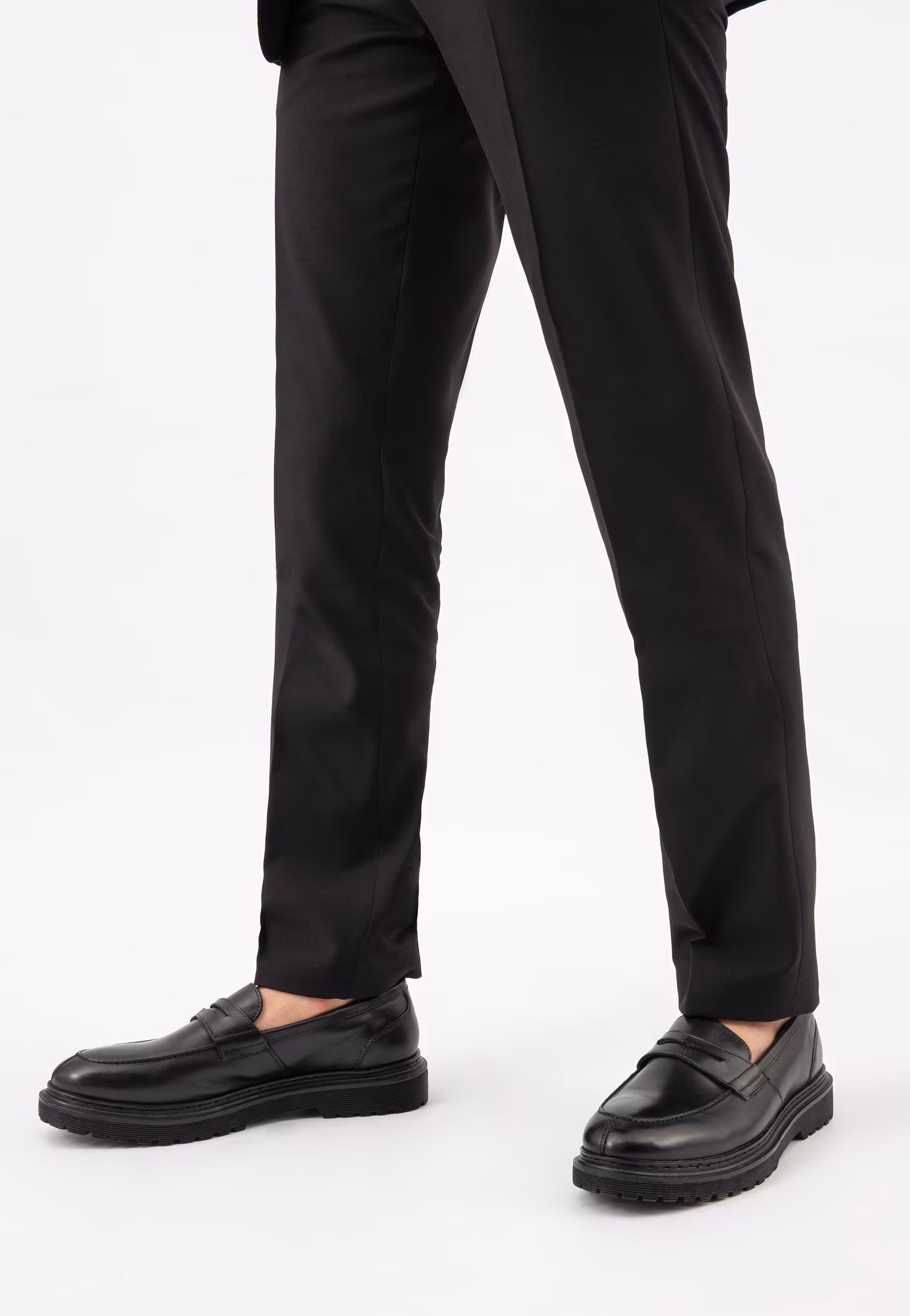 Mokasyny męskie ze skóry licowej w kolorze czarnym