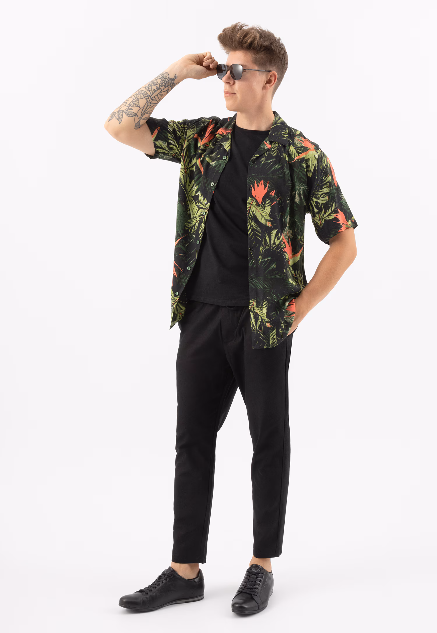 Granatowe sneakersy męskie z dwoiny welurowej